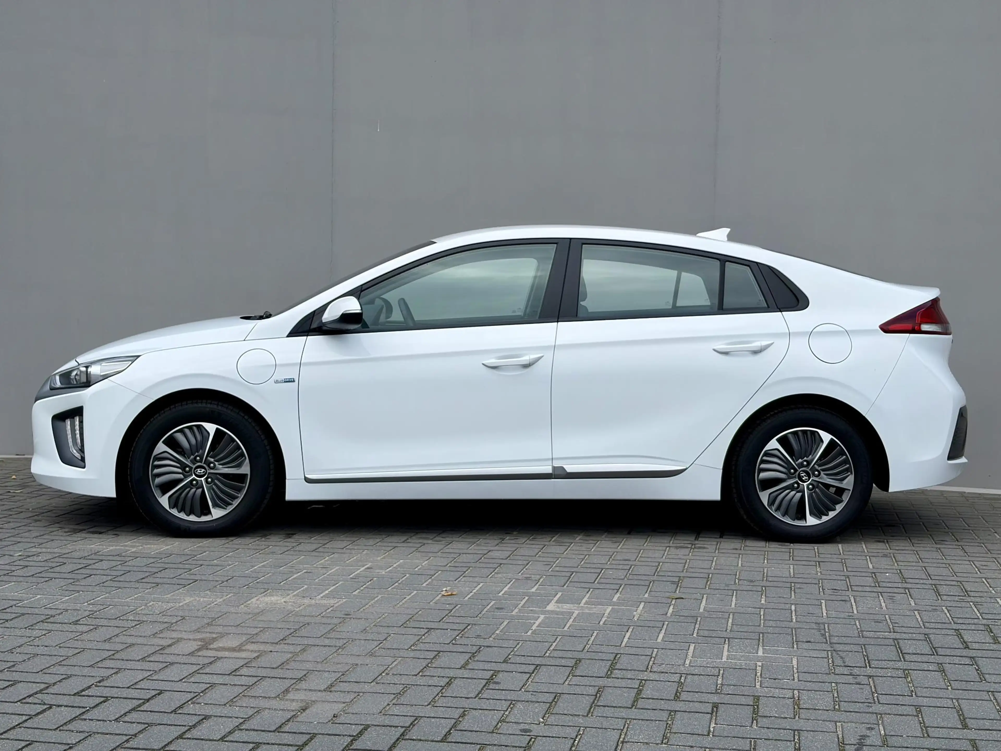 Hyundai IONIQ 1.6 GDi Comfort - Plus / Dealer Onderhouden / Stuu — photo 9