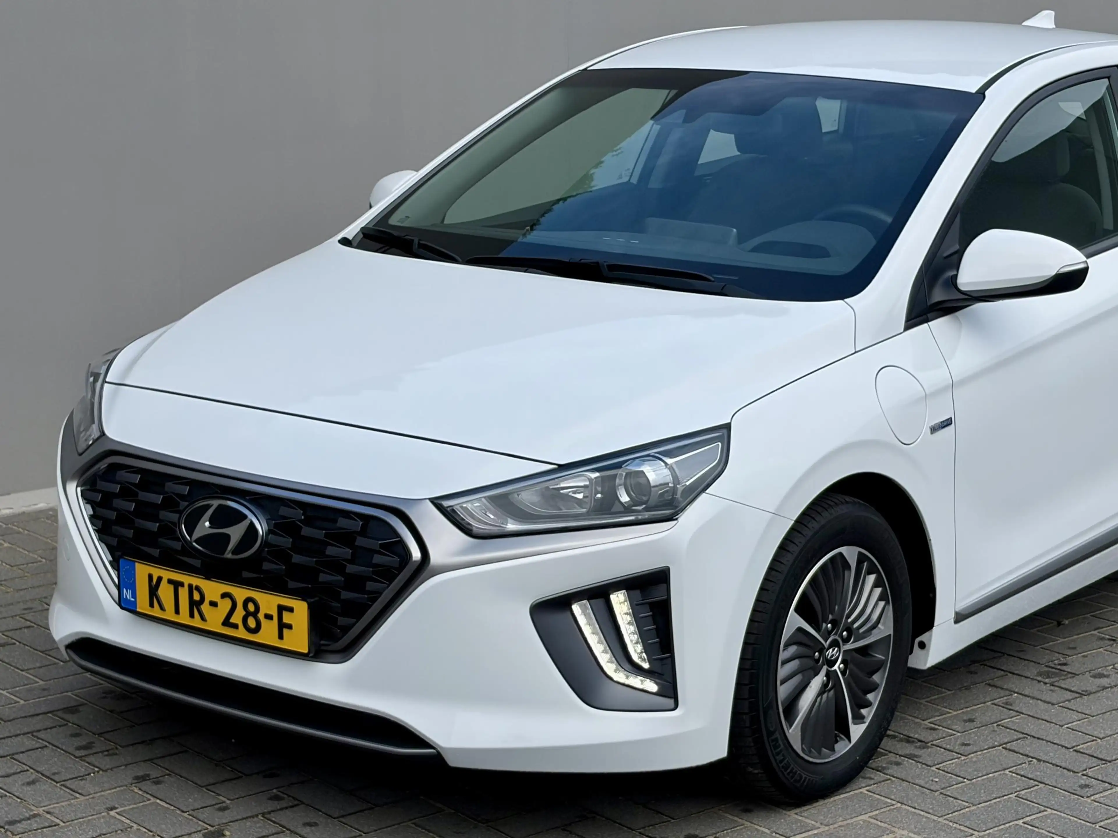 Hyundai IONIQ 1.6 GDi Comfort - Plus / Dealer Onderhouden / Stuu — photo 42