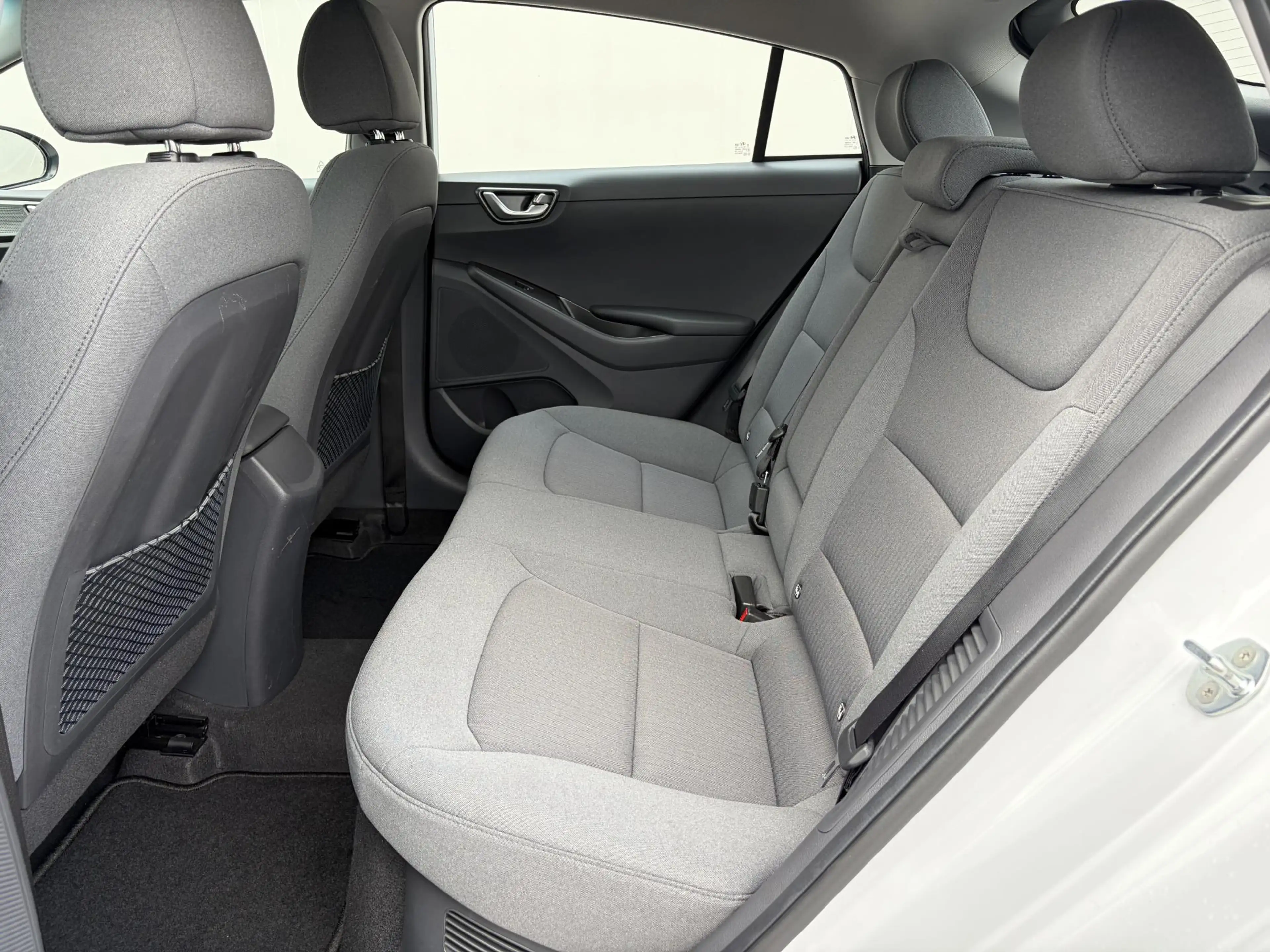 Hyundai IONIQ 1.6 GDi Comfort - Plus / Dealer Onderhouden / Stuu — photo 8