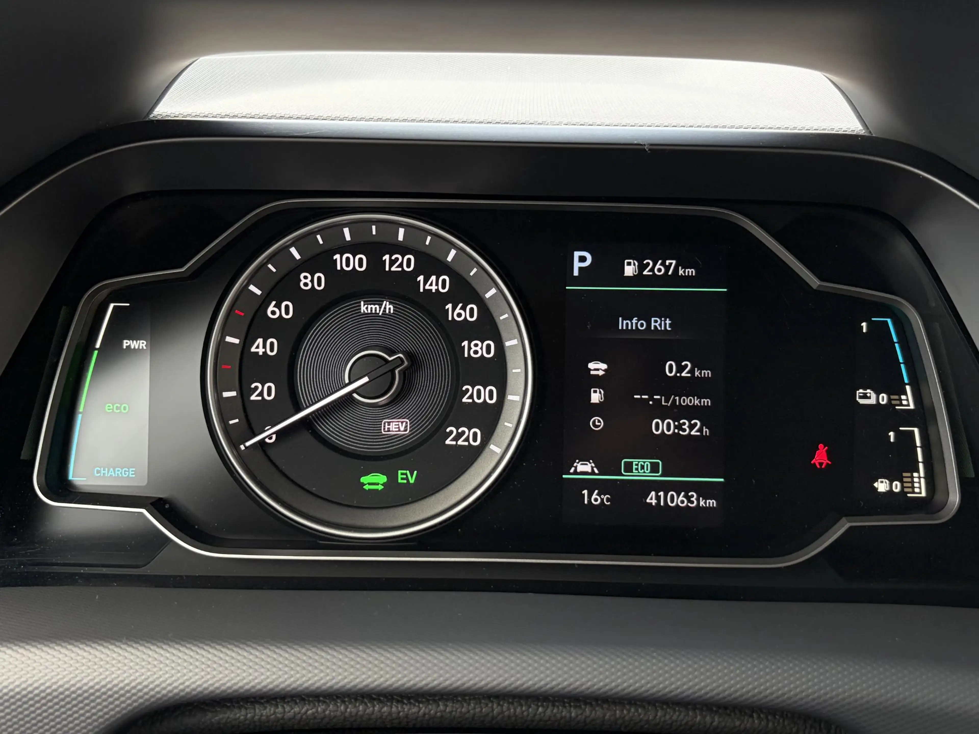 Hyundai IONIQ 1.6 GDi Comfort - Plus / Dealer Onderhouden / Stuu — photo 24