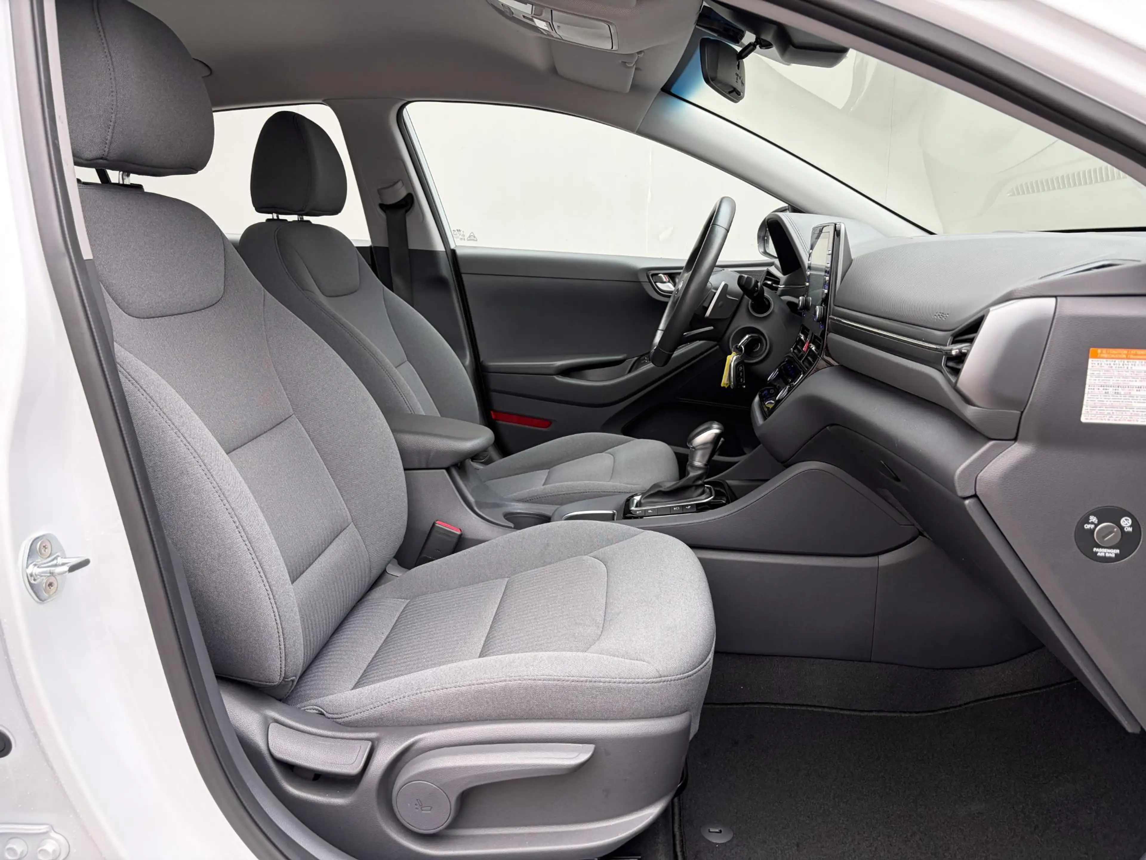 Hyundai IONIQ 1.6 GDi Comfort - Plus / Dealer Onderhouden / Stuu — photo 48