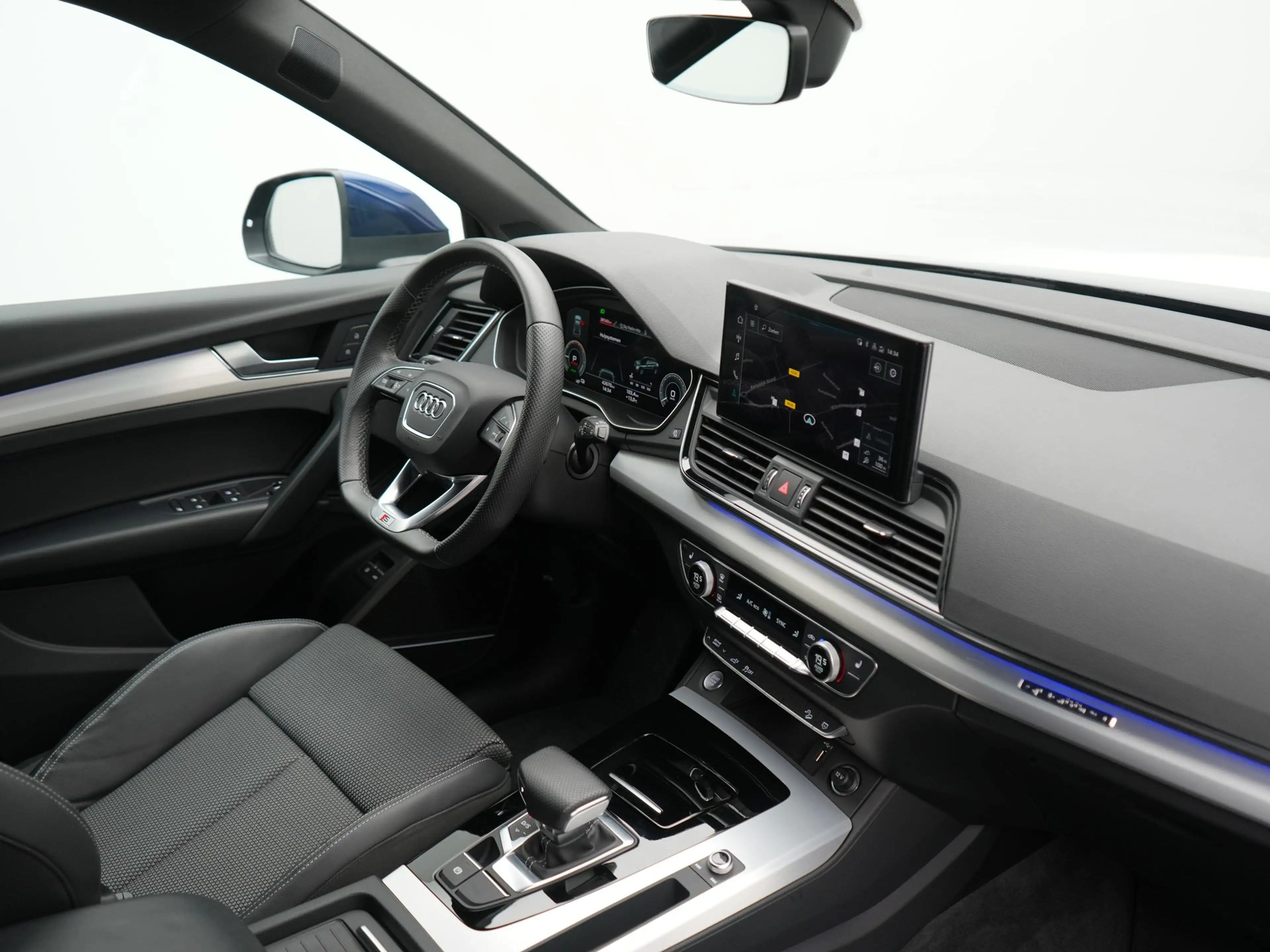 Audi Q5 50 TFSI e 2x S Line PHEV 300pk Dealer O.H | SOH 92 — photo 5