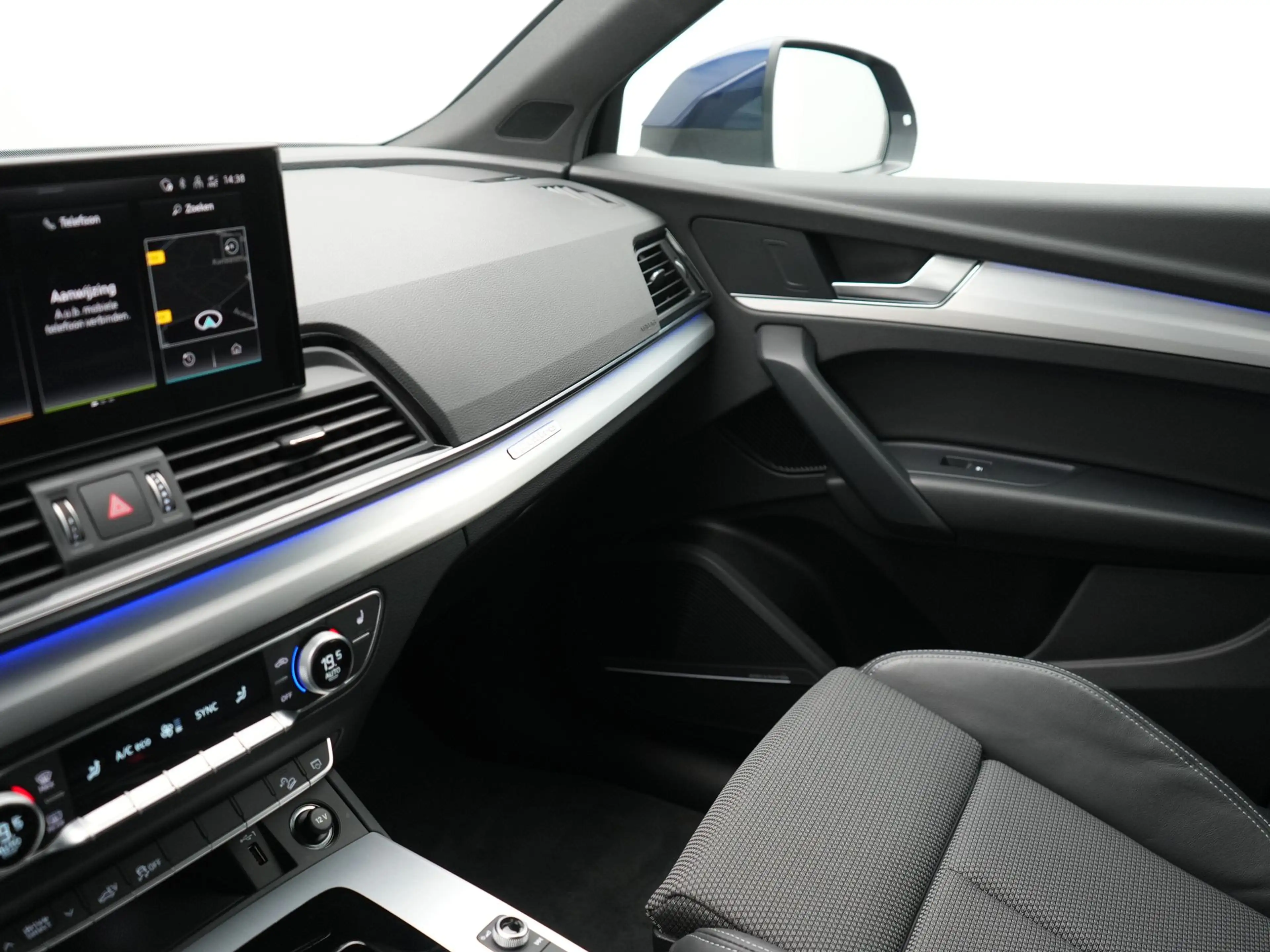 Audi Q5 50 TFSI e 2x S Line PHEV 300pk Dealer O.H | SOH 92 — photo 16