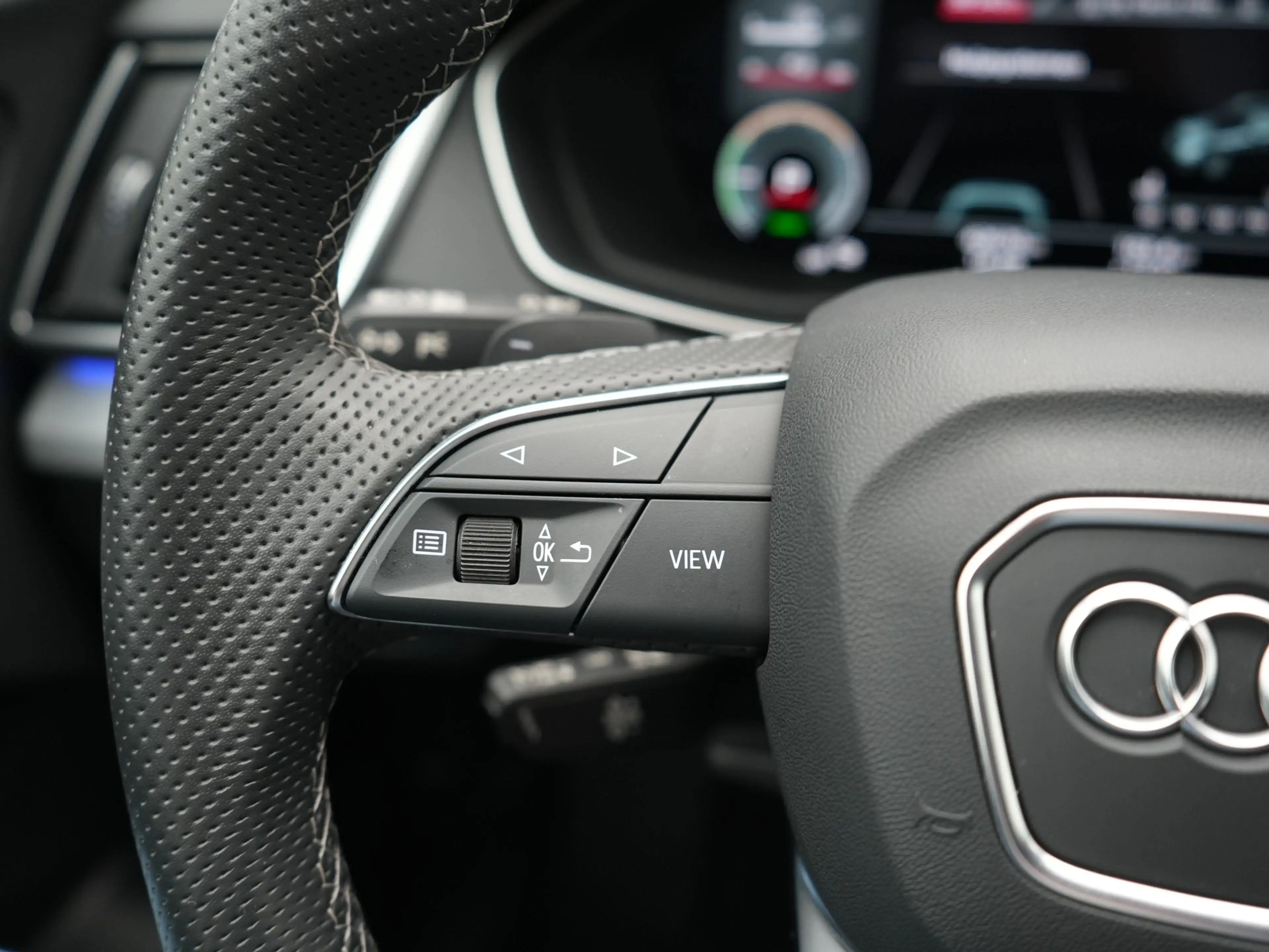 Audi Q5 50 TFSI e 2x S Line PHEV 300pk Dealer O.H | SOH 92 — photo 31