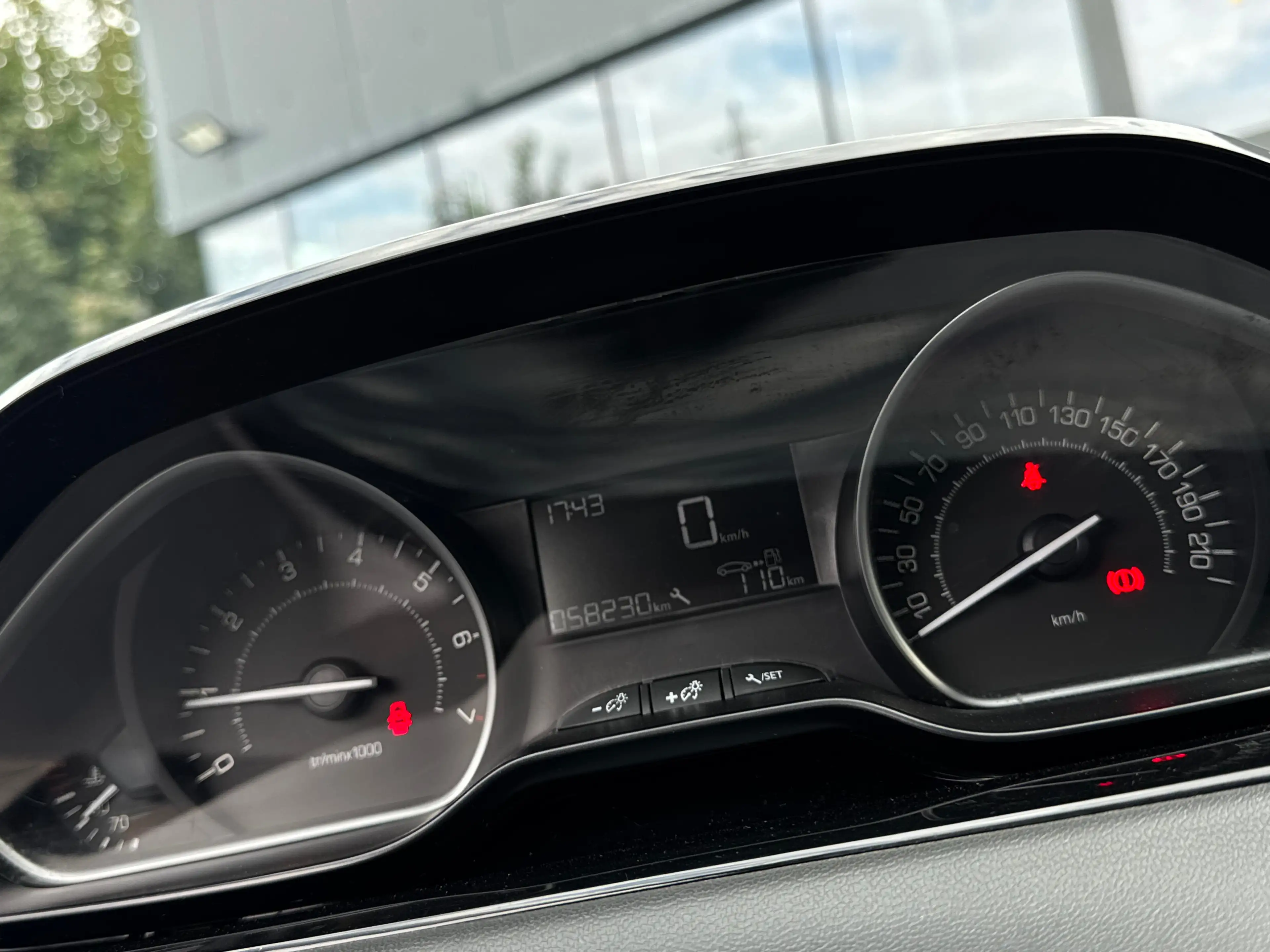 Peugeot 208 1.2i LIKE / CLIMA / ETAT NEUF / 1PROP CARNET — photo 12