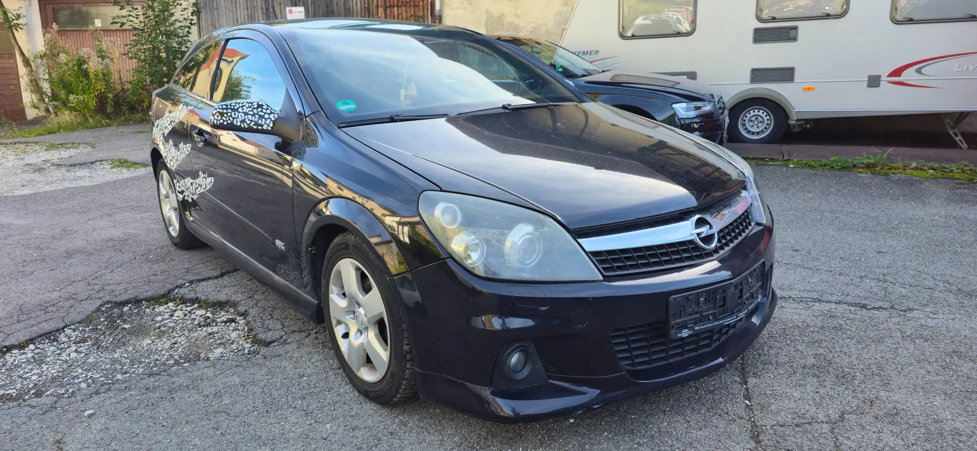 Opel Astra Cosmo GTC Schwarz - 2