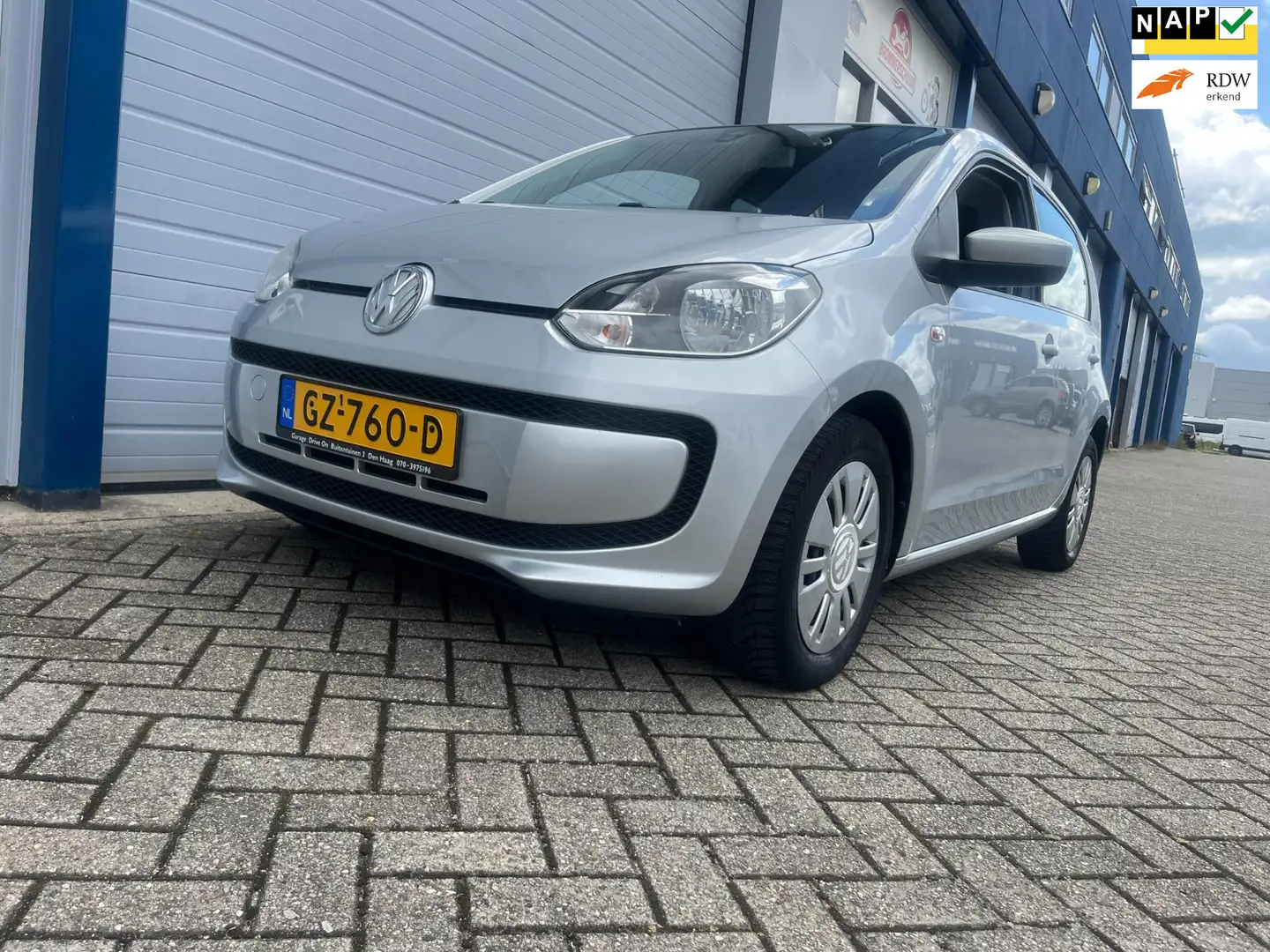 Volkswagen up! 1.0 move up! BlueMotion Grijs - 1
