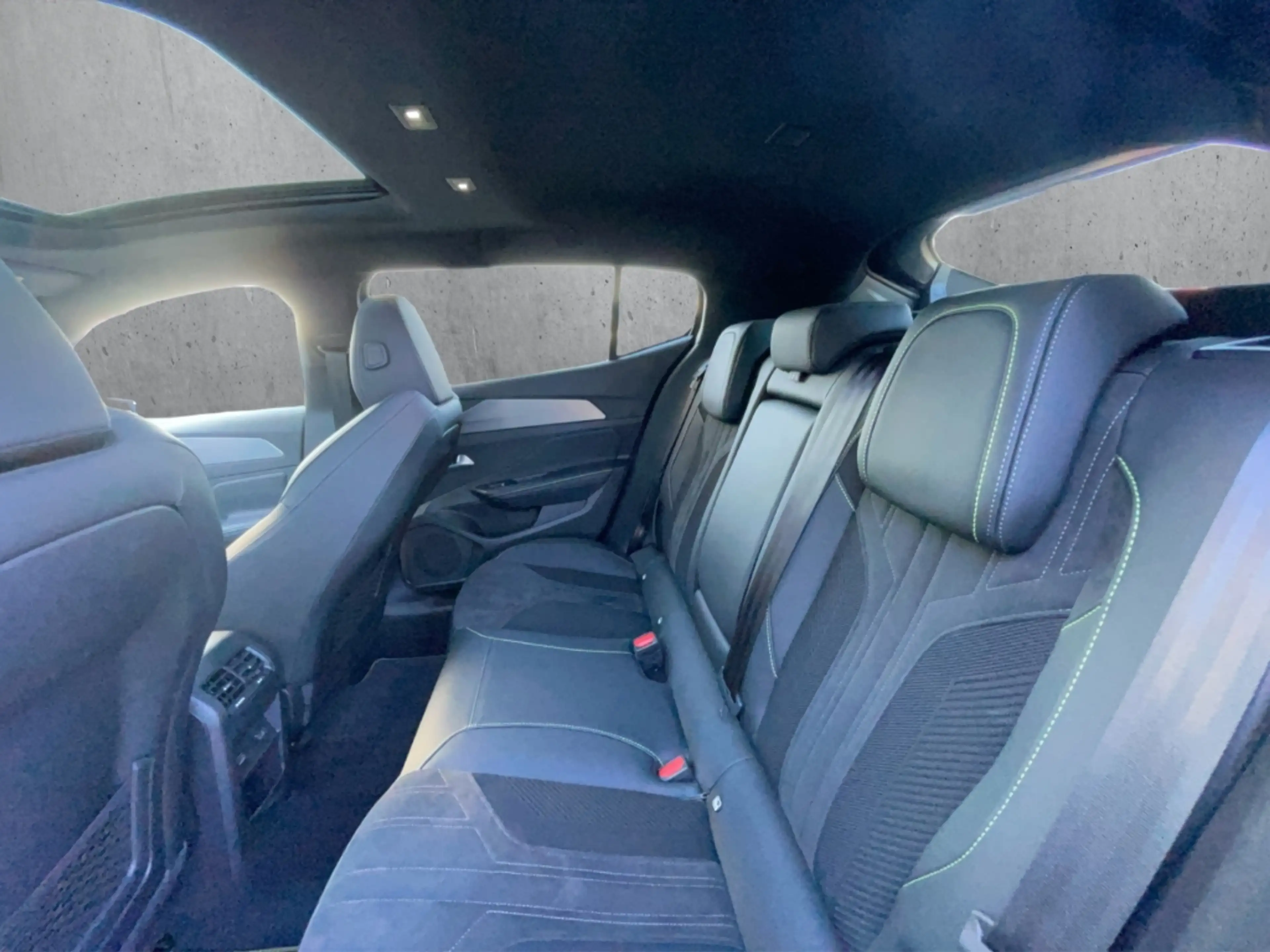 Peugeot 408 GT PT 130 EAT8 Navi Soundsystem Nachtsichtass. 360 — photo 8