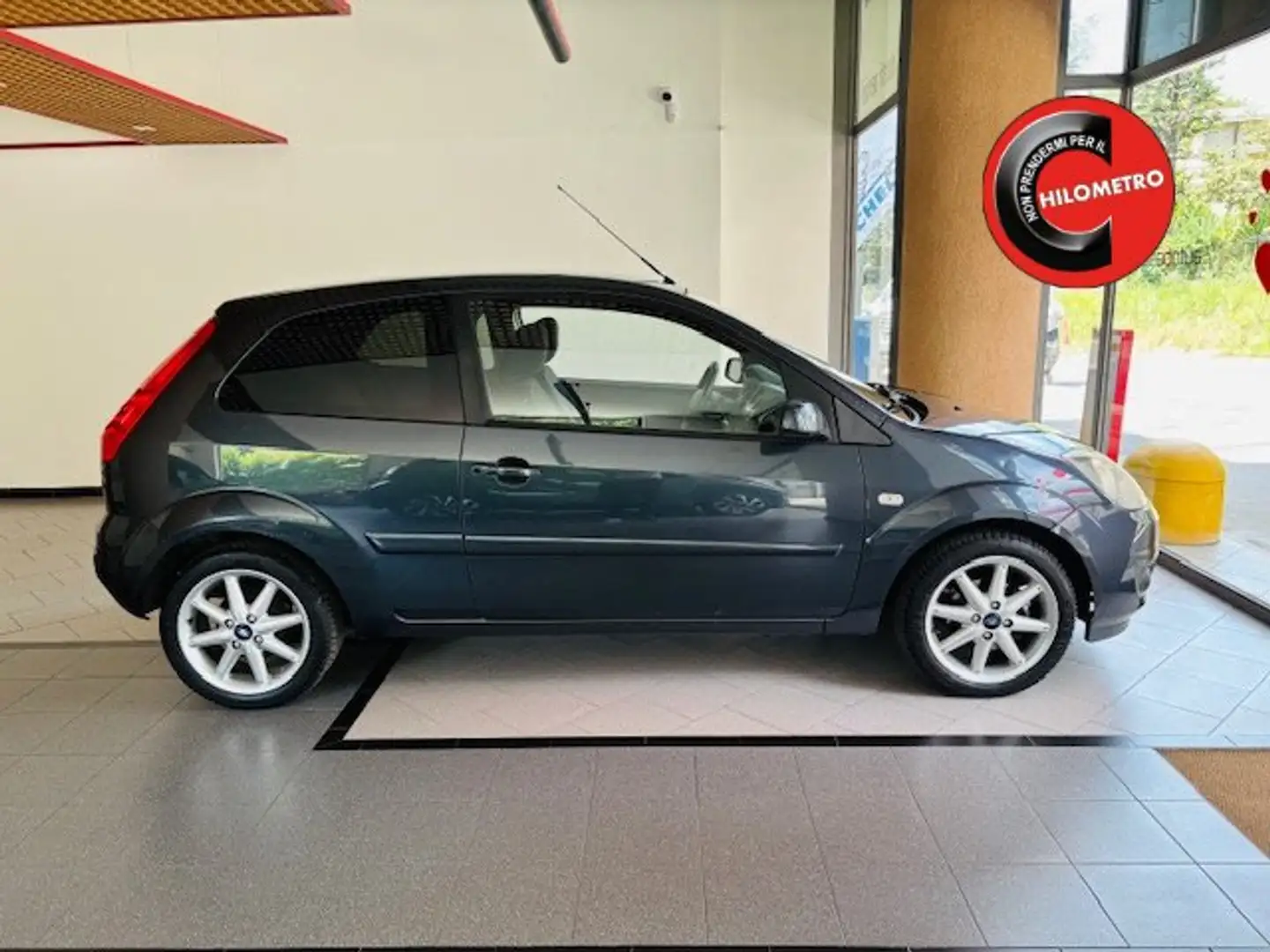 Ford Fiesta 3p 1.2 Ghia Nero - 1