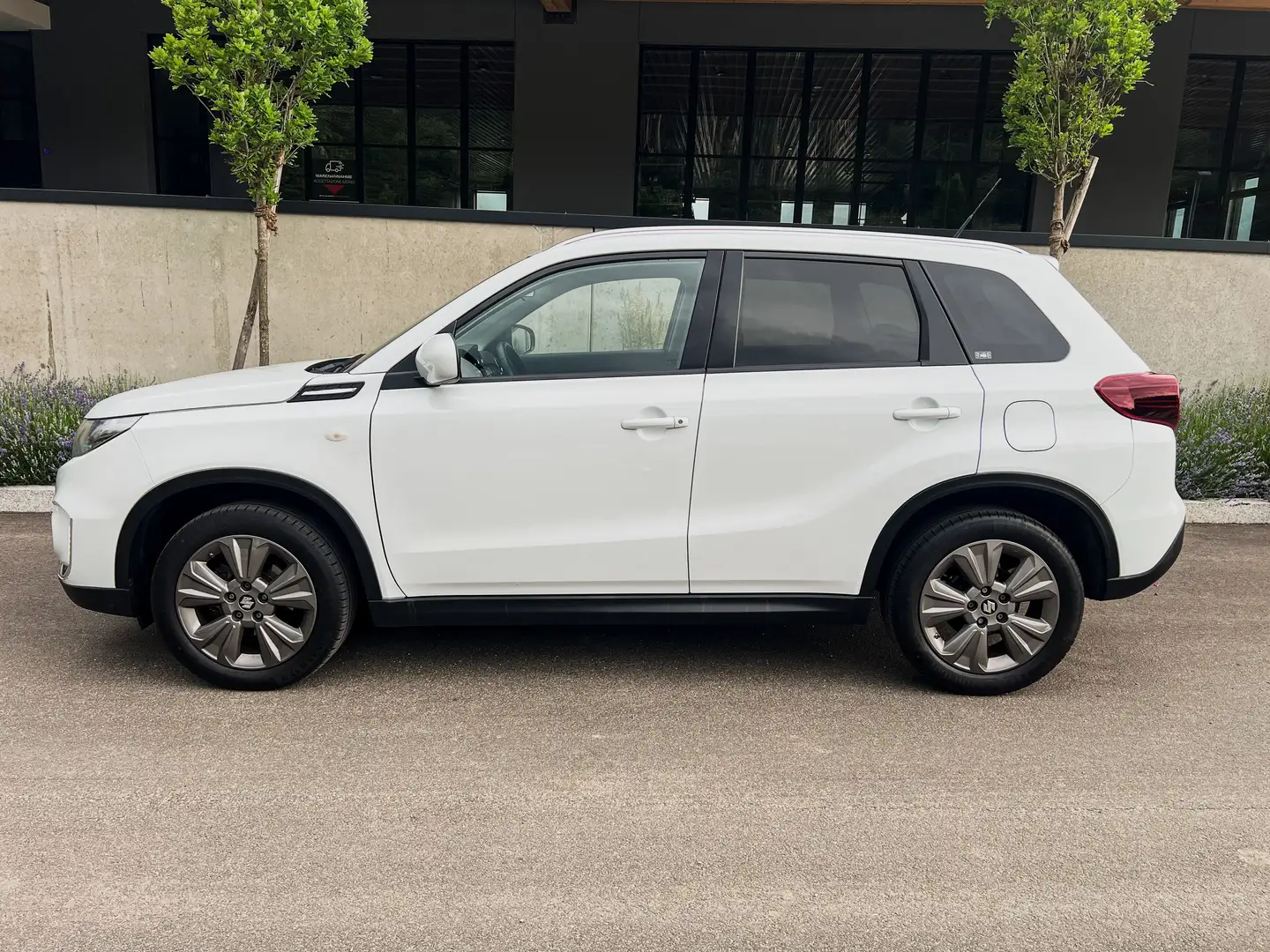 Suzuki Vitara 1.4 Hybrid Comfort Allgrip 4x4 Gancio LED Telecam. Blanco - 2