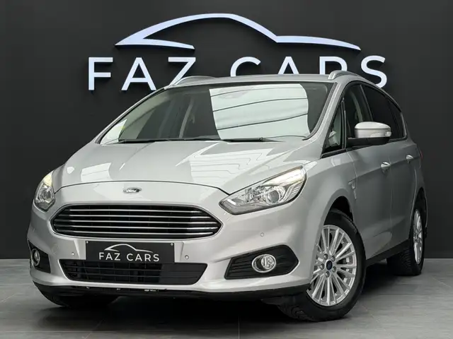Ford S-Max * Réservé *