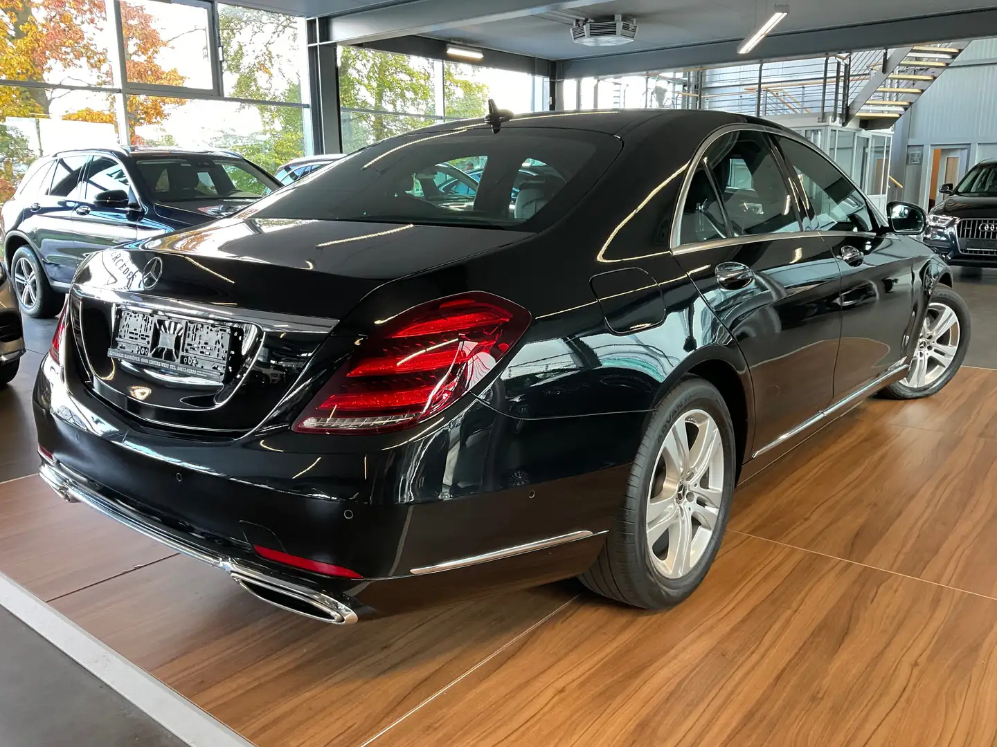 Mercedes-Benz S 400 S 400d 4Matic DISTRO/HUD/BURMESTER/MB-LED Чёрный - 2