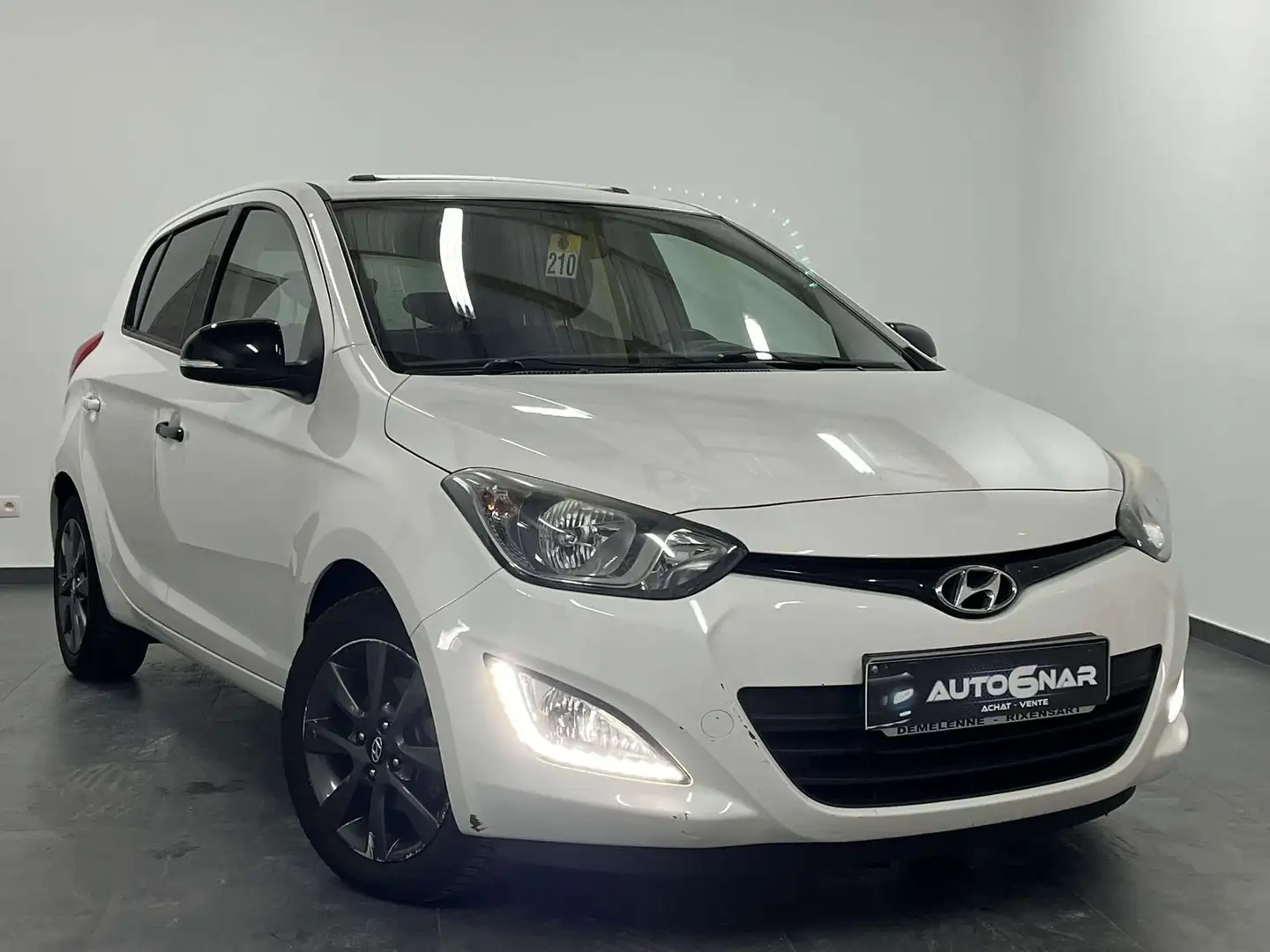 Hyundai i20 i20 1.2i - 1erMain - Airco - Carnet - Toit Biały - 1