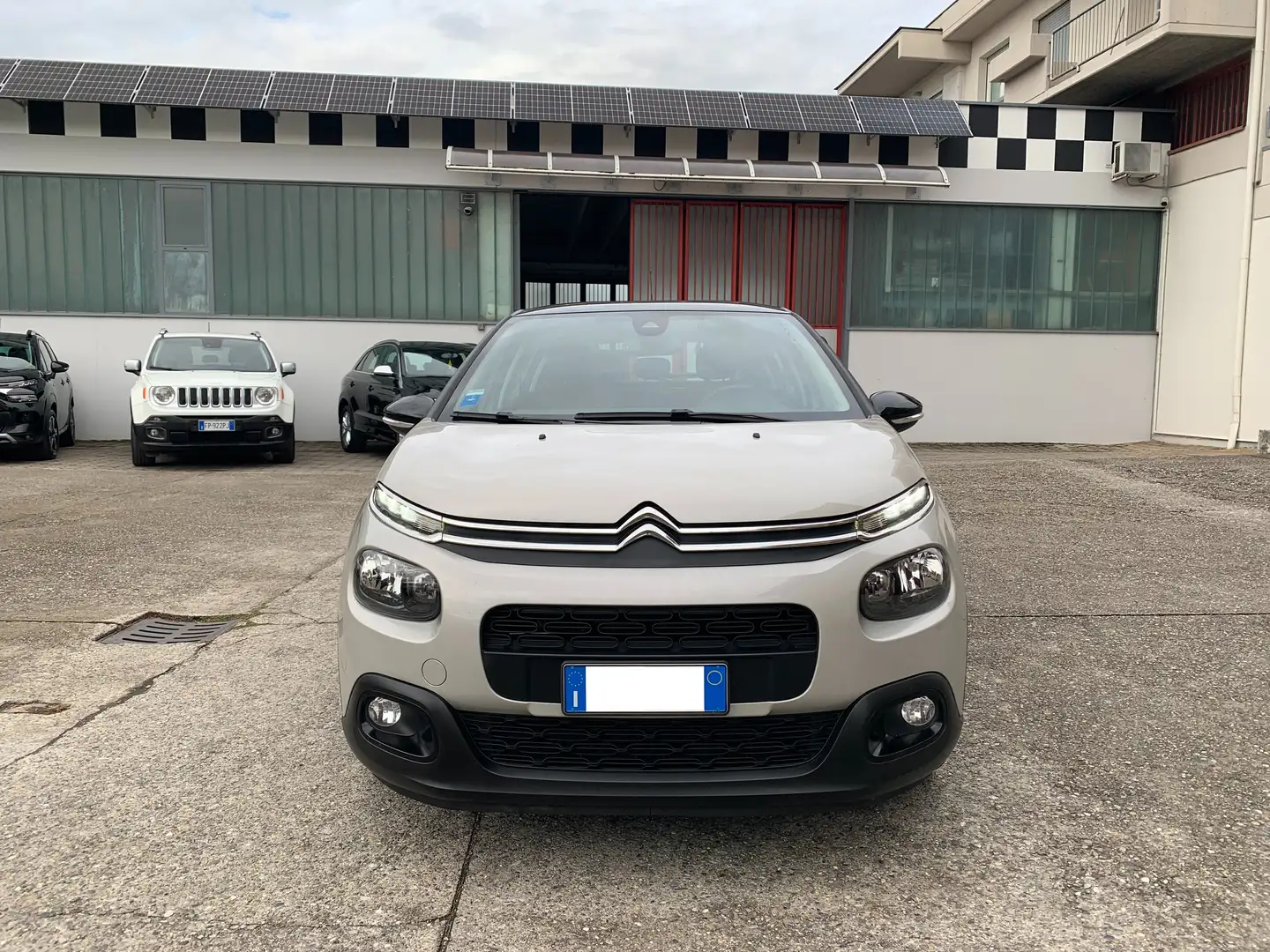 Citroen C3 1.2 PURETECH SHINE NEOPATENTATO UNIPROPRIETARIO Grijs - 2