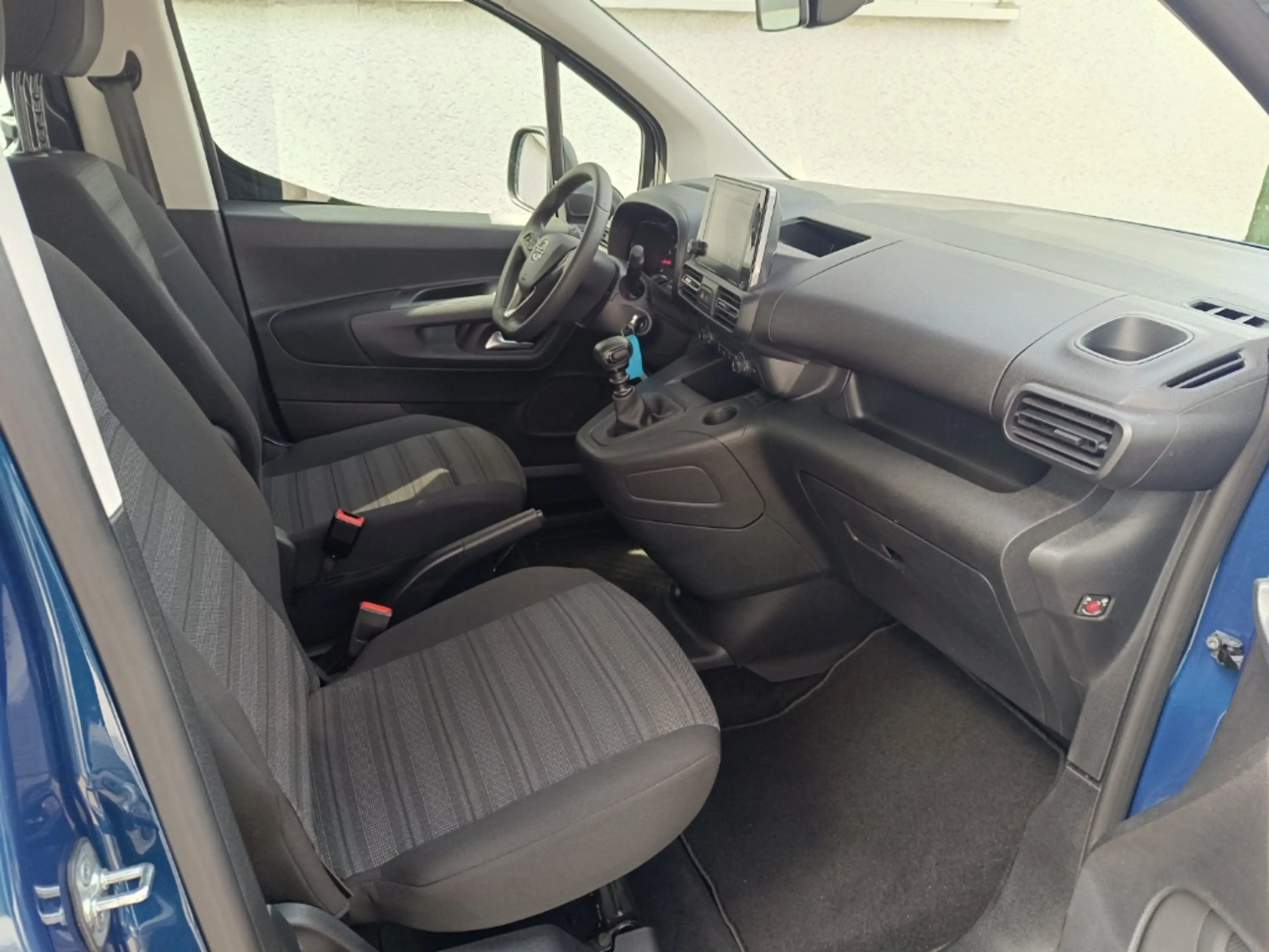 Opel Combo Life Edition — photo 11