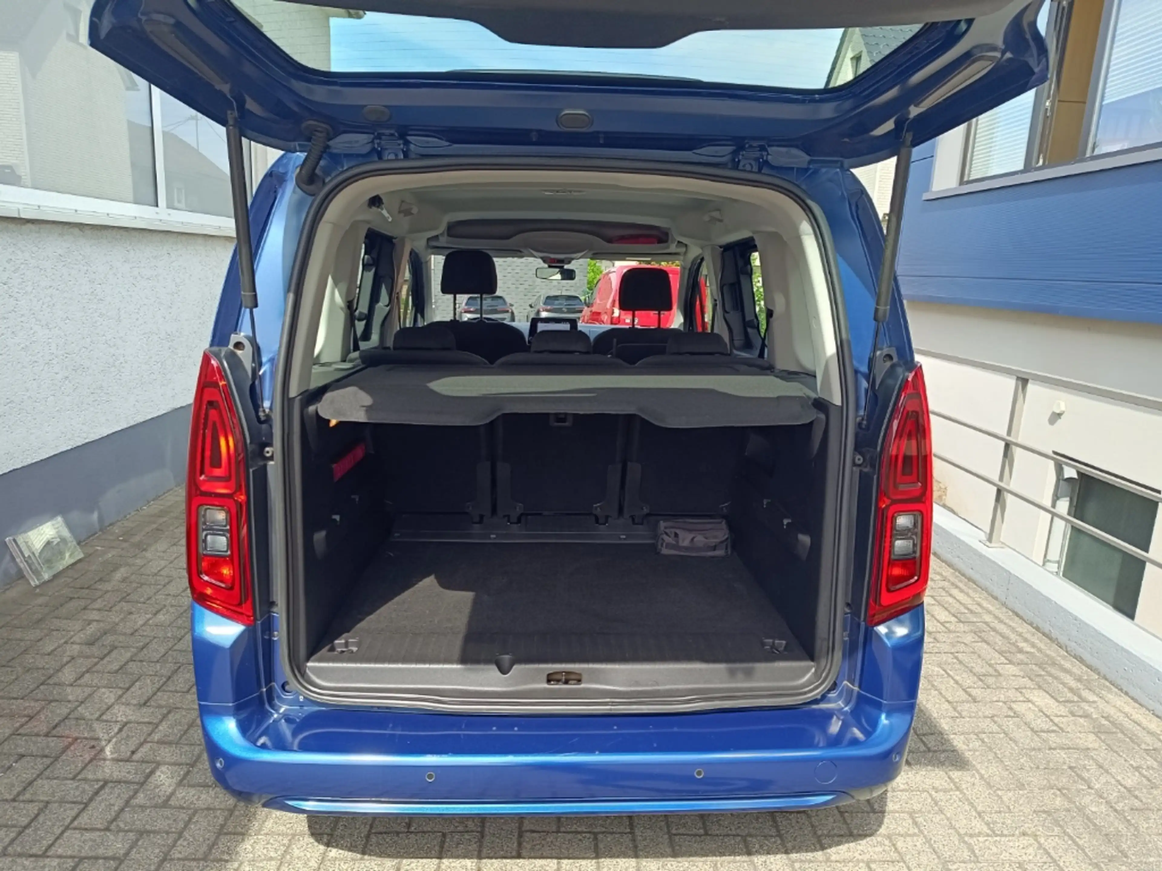Opel Combo Life Edition — photo 7