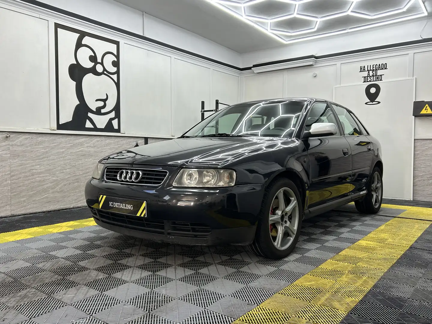 Audi A3 1.8 Turbo Attraction - 1