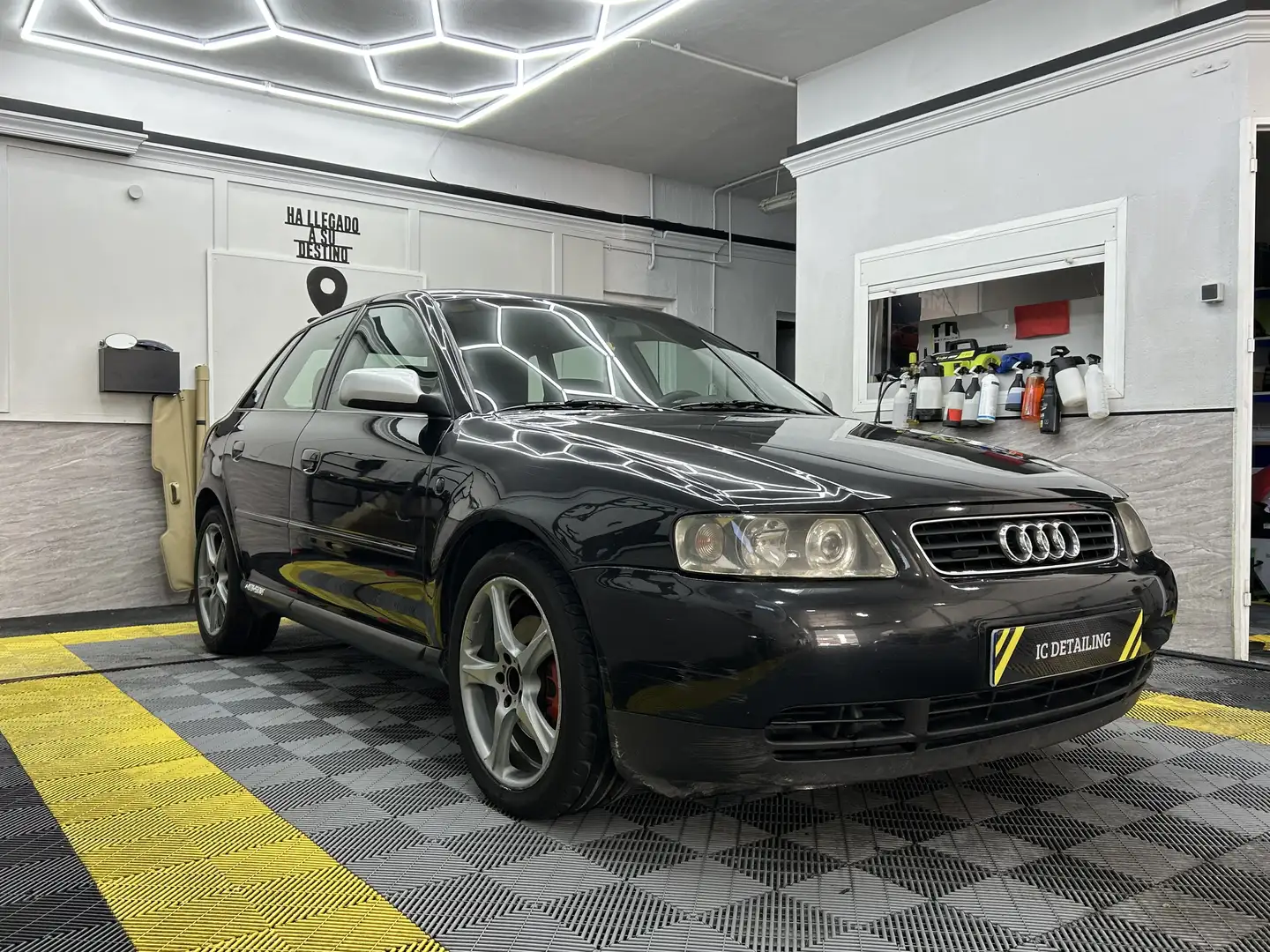 Audi A3 1.8 Turbo Attraction - 2