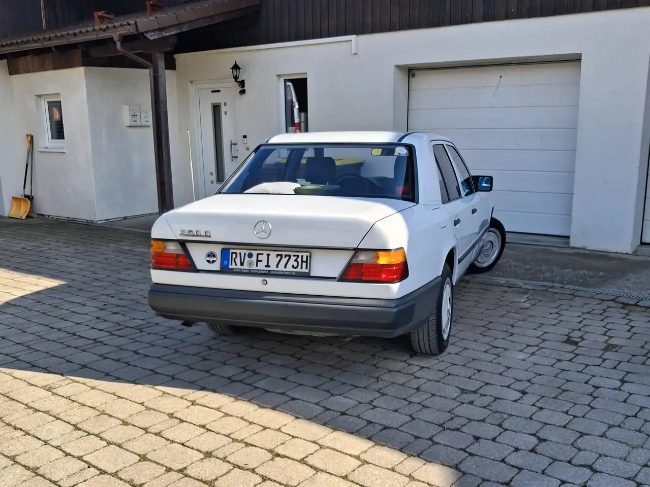 Mercedes-Benz E 250 250D/124, foto 2