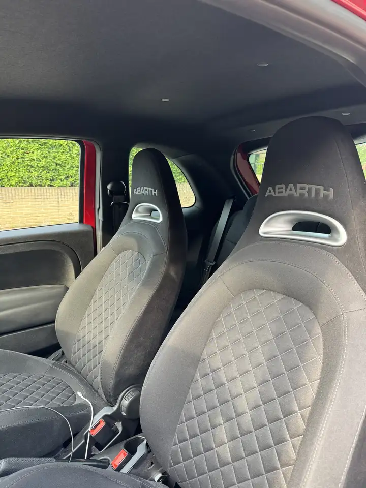 Abarth 695 2024 — фото 10