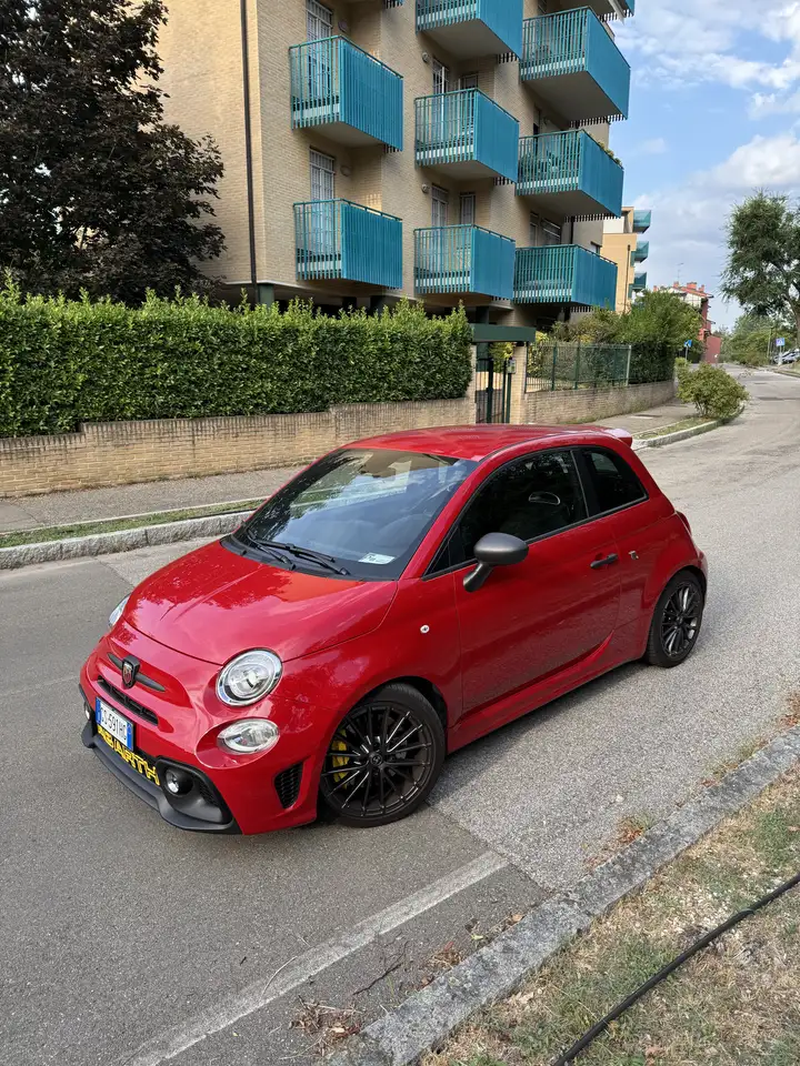 Abarth 695 2024