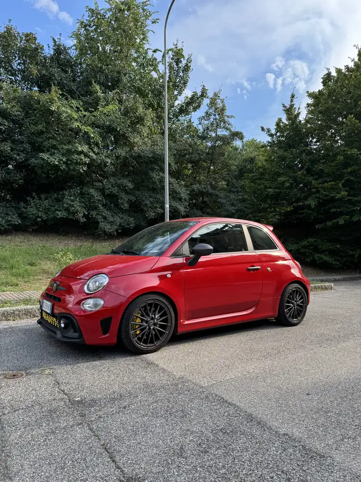 Abarth 695 2024