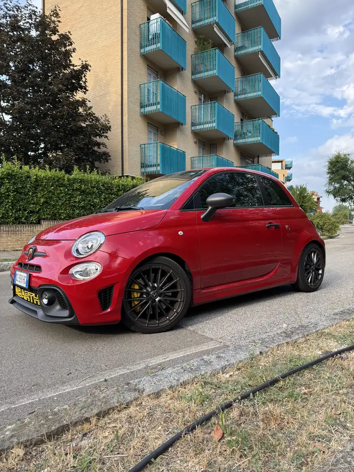 Abarth 695 2024