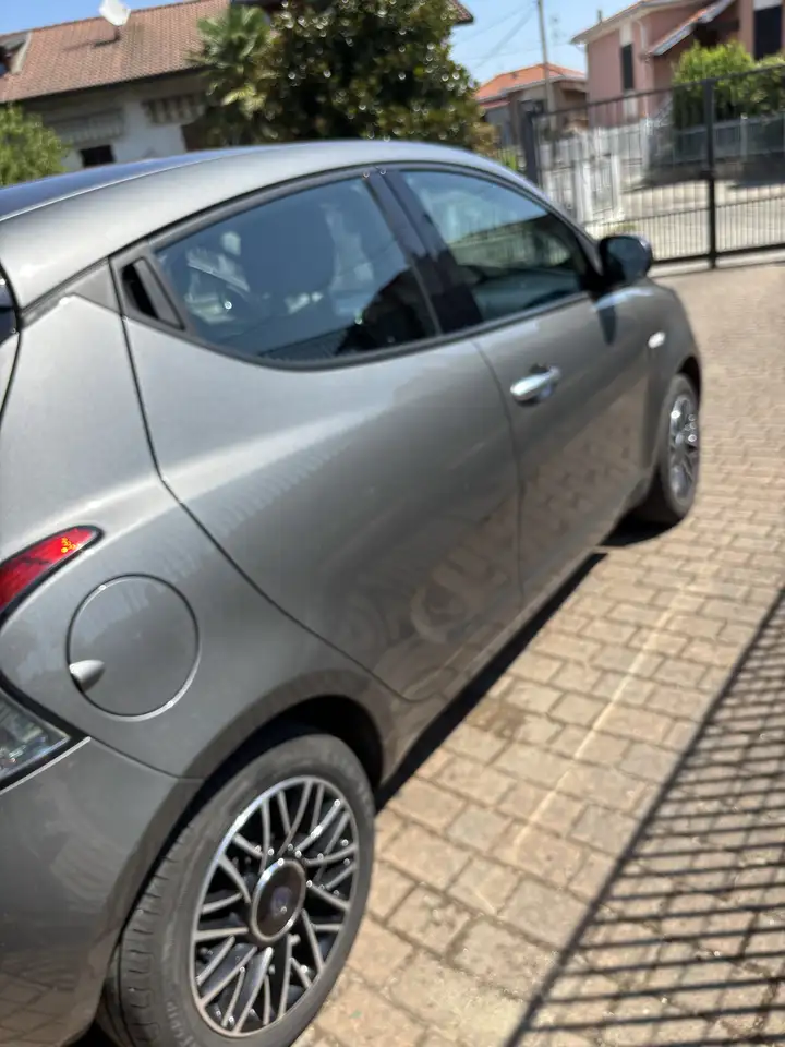Lancia Ypsilon 2024