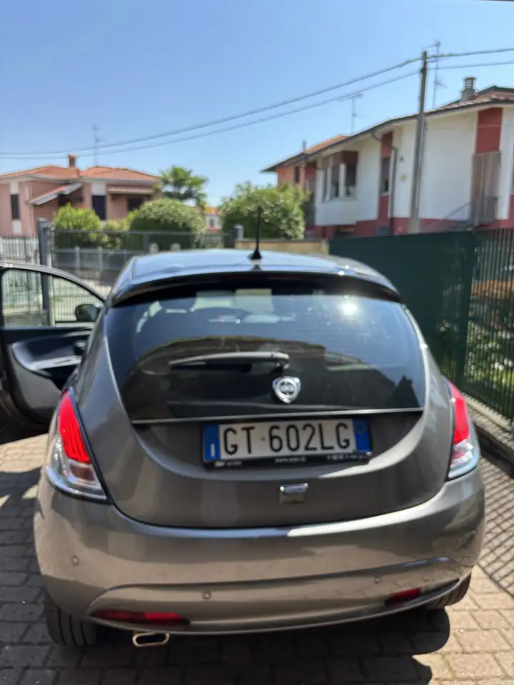Lancia Ypsilon 2024 — фото 10