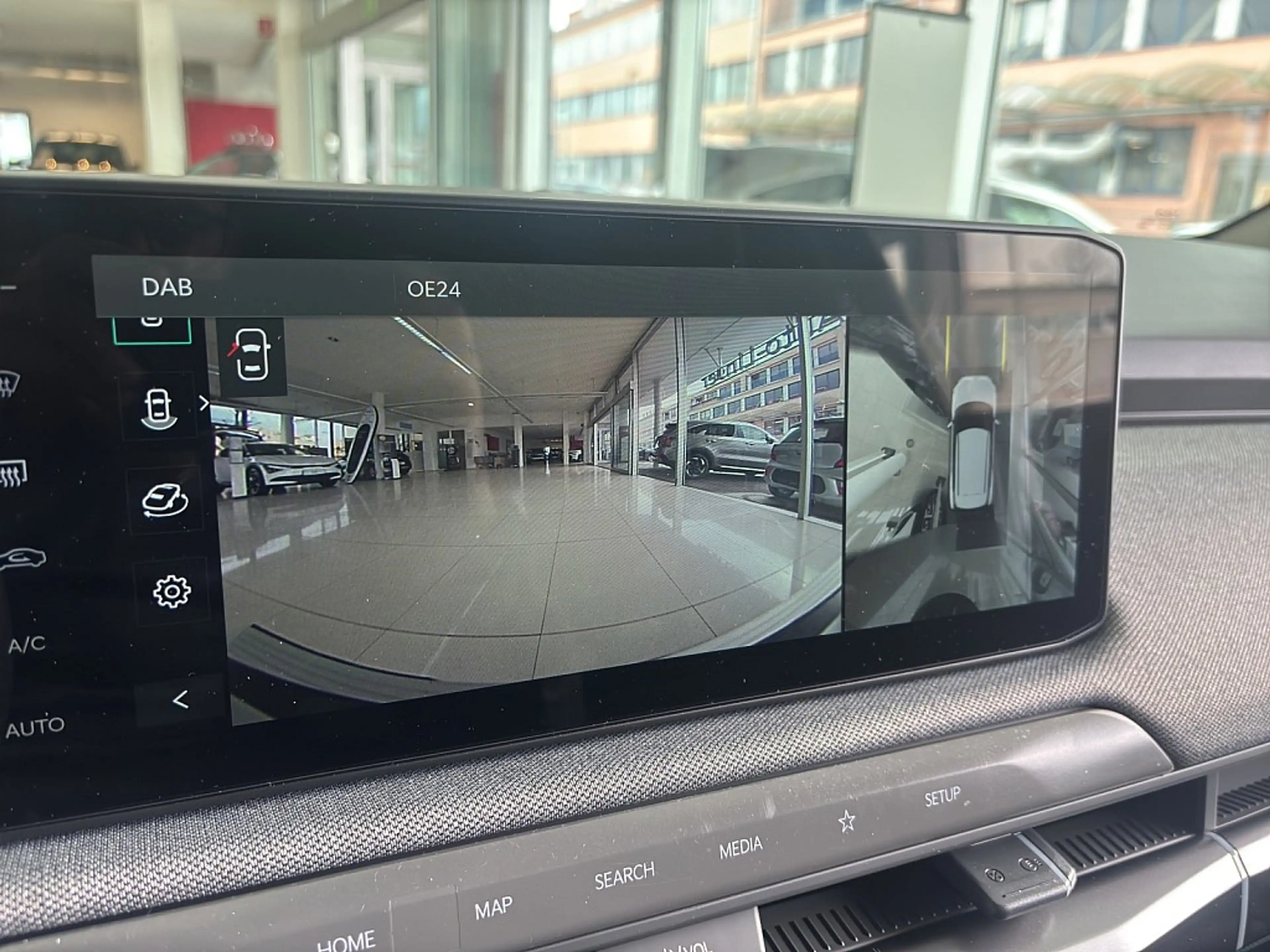 Kia EV3 FWD 81,4kWh Long Range Earth plus — photo 15