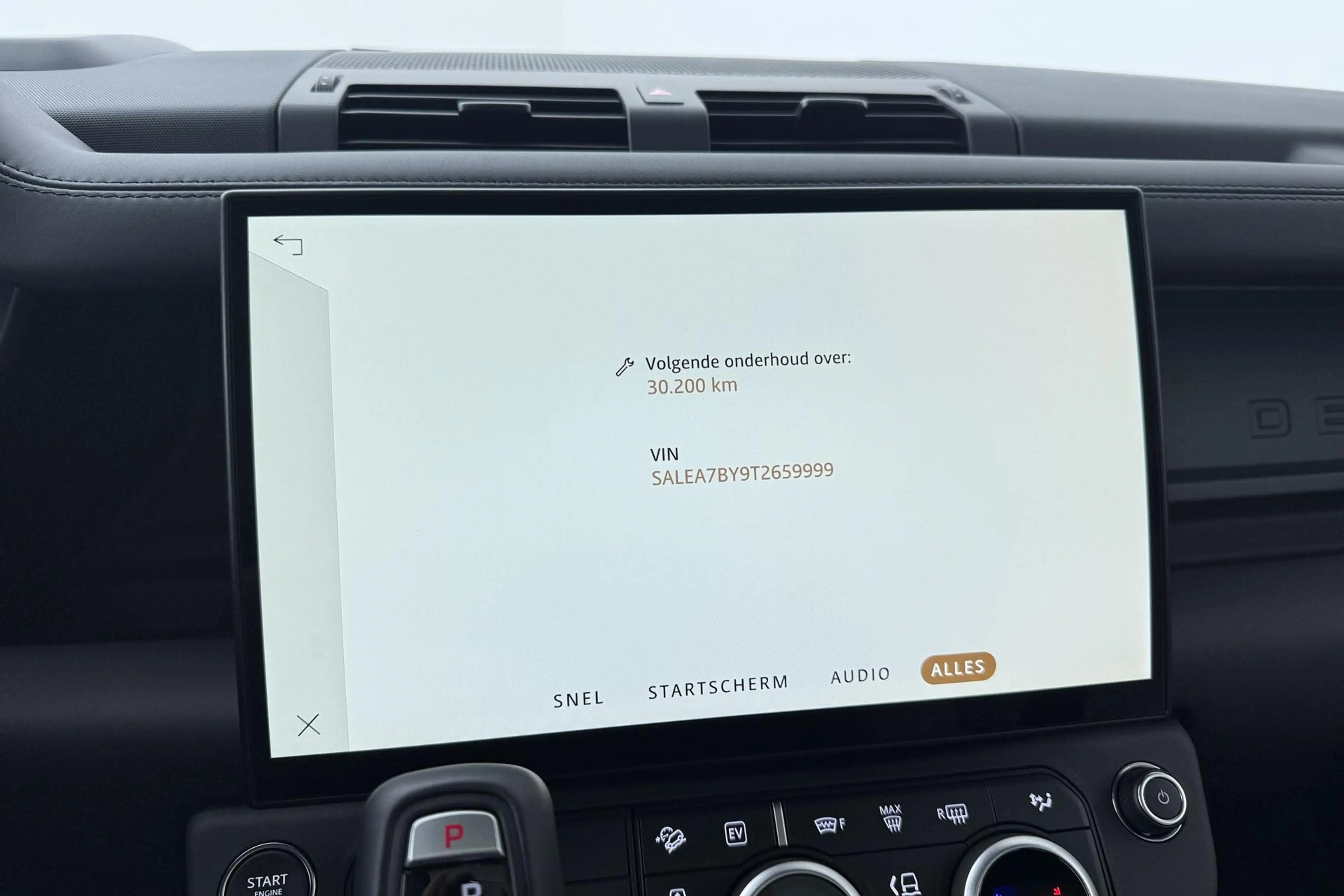 Land Rover Defender 2.0 P300e 110 X-Dynamic HSE | SATIN | Luchtvering — photo 33