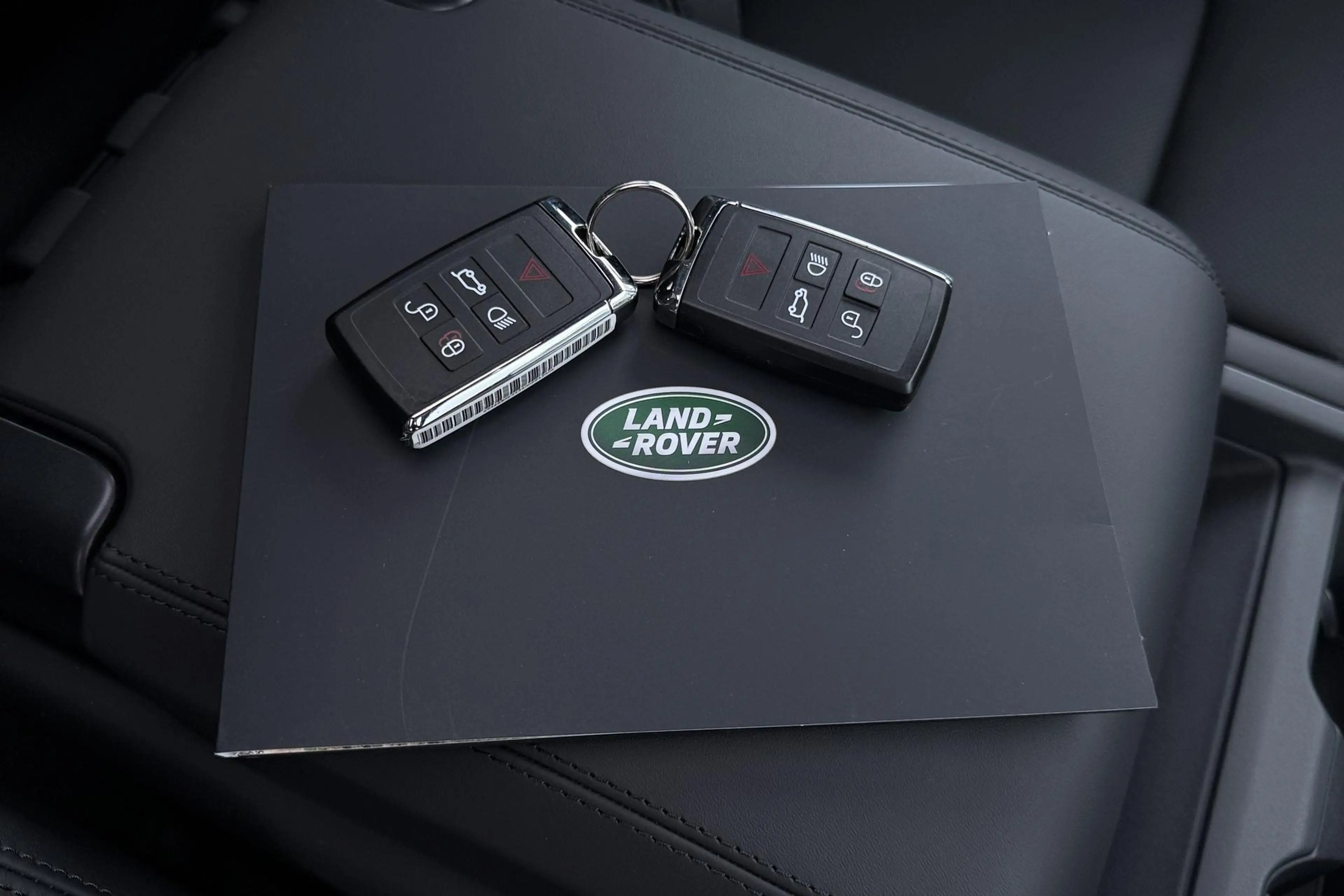 Land Rover Defender 2.0 P300e 110 X-Dynamic HSE | SATIN | Luchtvering — photo 18