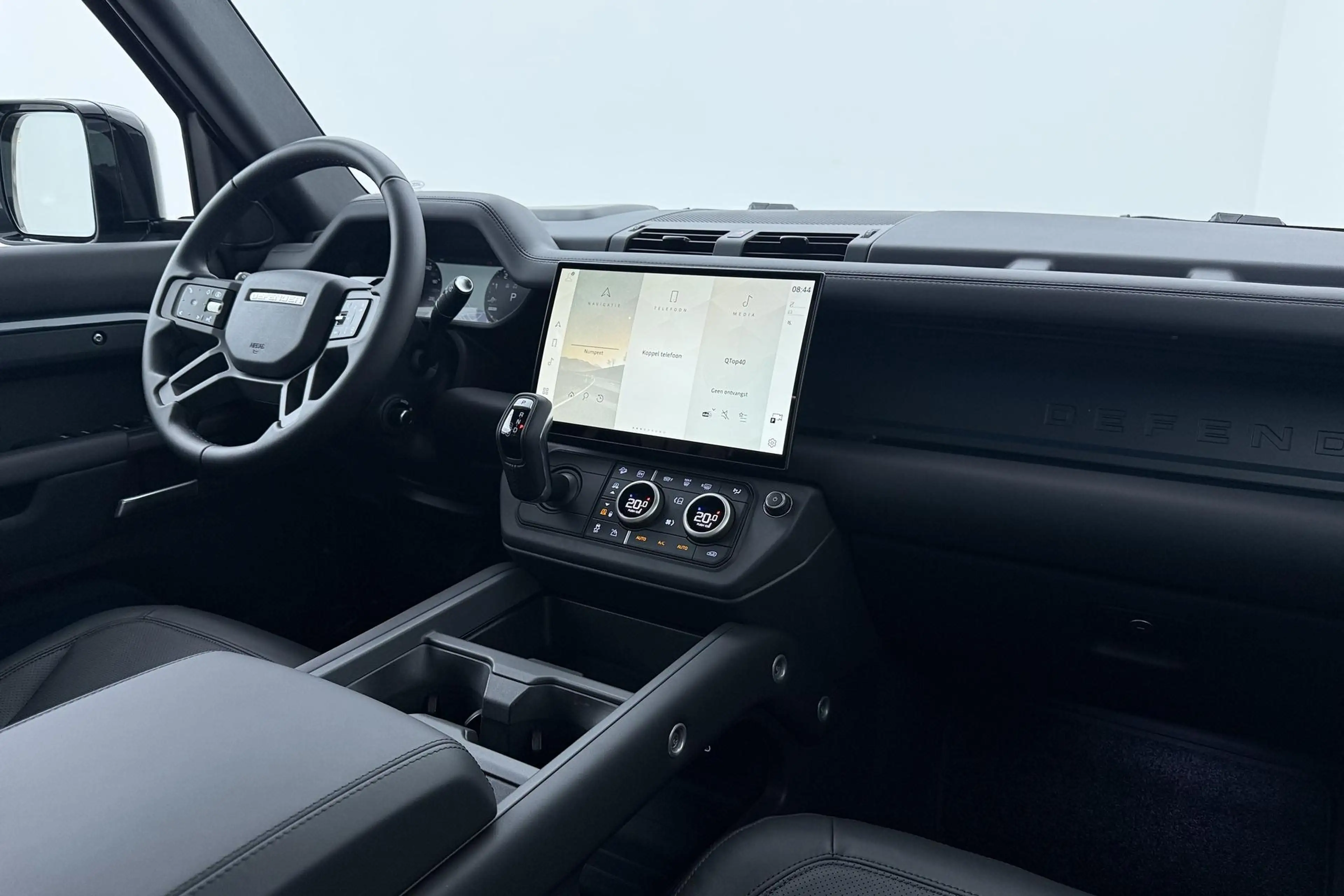 Land Rover Defender 2.0 P300e 110 X-Dynamic HSE | SATIN | Luchtvering — photo 17