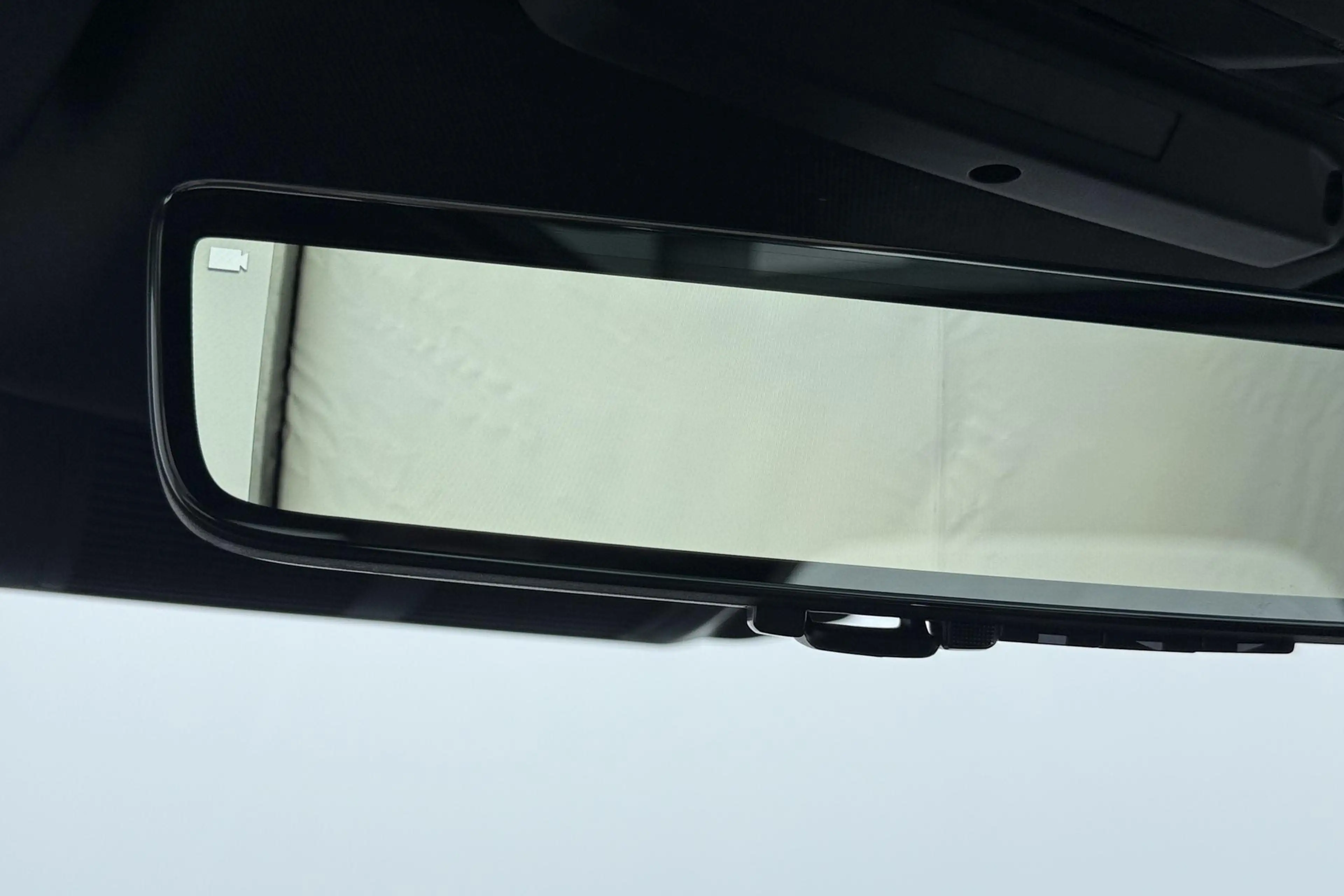 Land Rover Defender 2.0 P300e 110 X-Dynamic HSE | SATIN | Luchtvering — photo 14