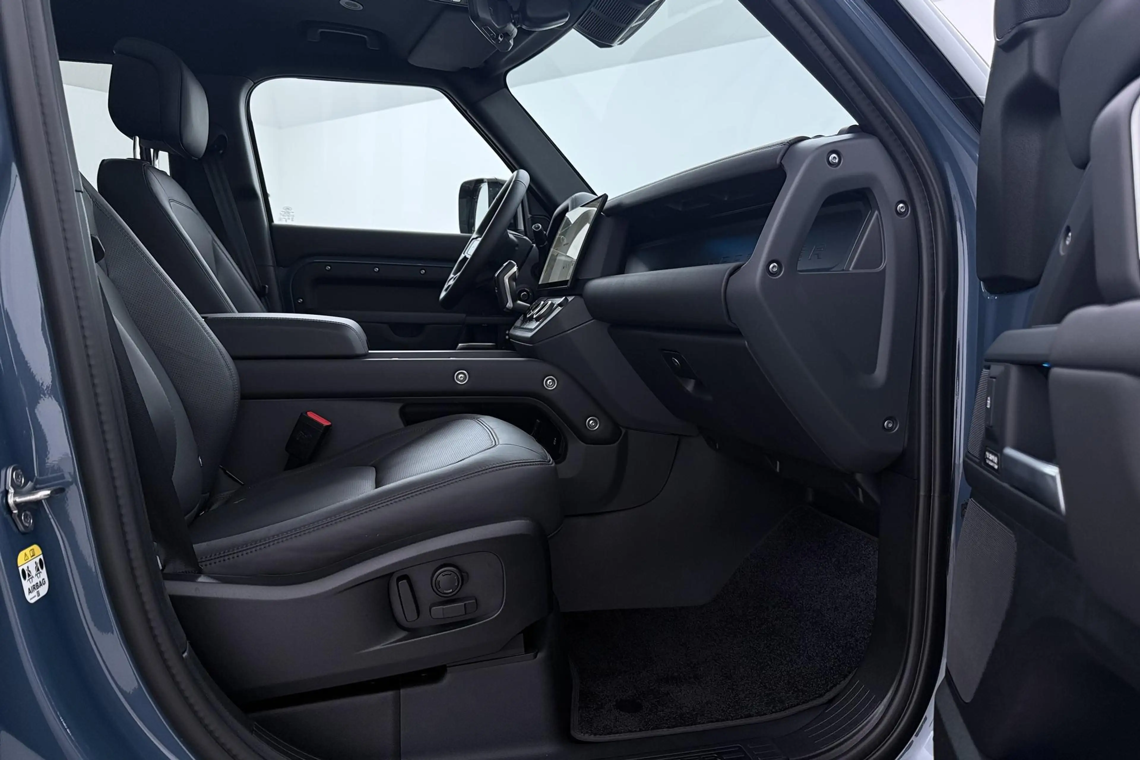Land Rover Defender 2.0 P300e 110 X-Dynamic HSE | SATIN | Luchtvering — photo 5
