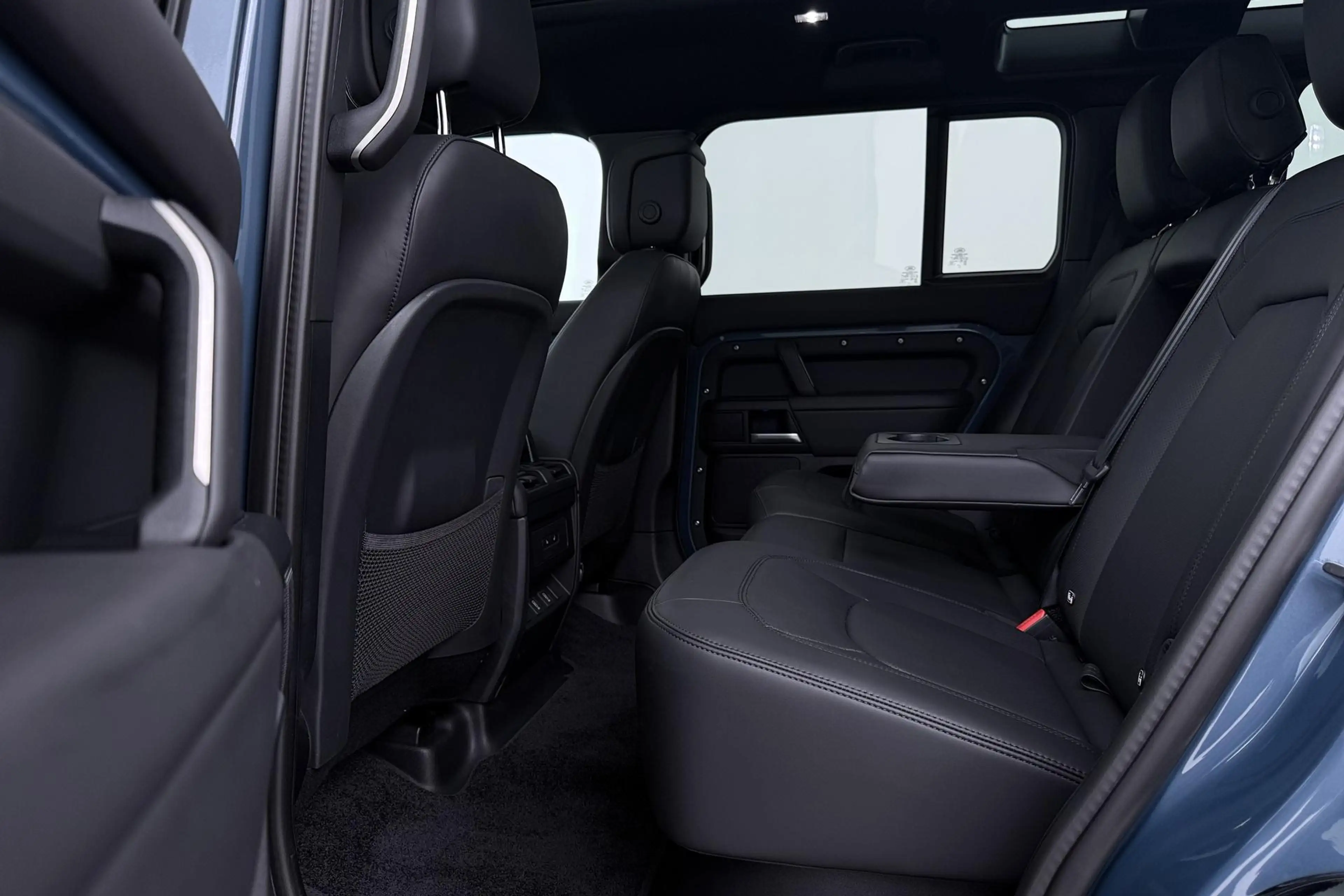 Land Rover Defender 2.0 P300e 110 X-Dynamic HSE | SATIN | Luchtvering — photo 46