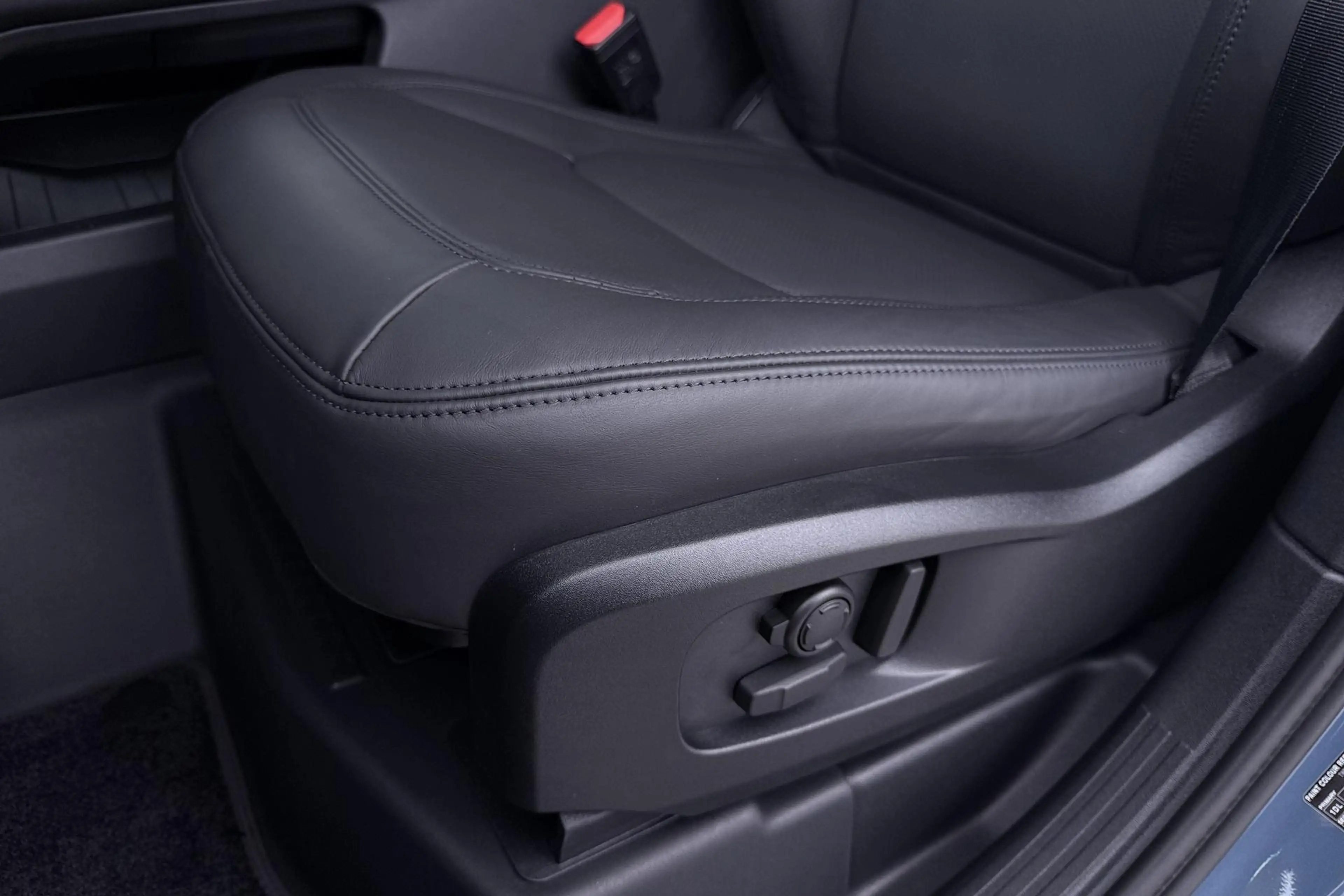 Land Rover Defender 2.0 P300e 110 X-Dynamic HSE | SATIN | Luchtvering — photo 45