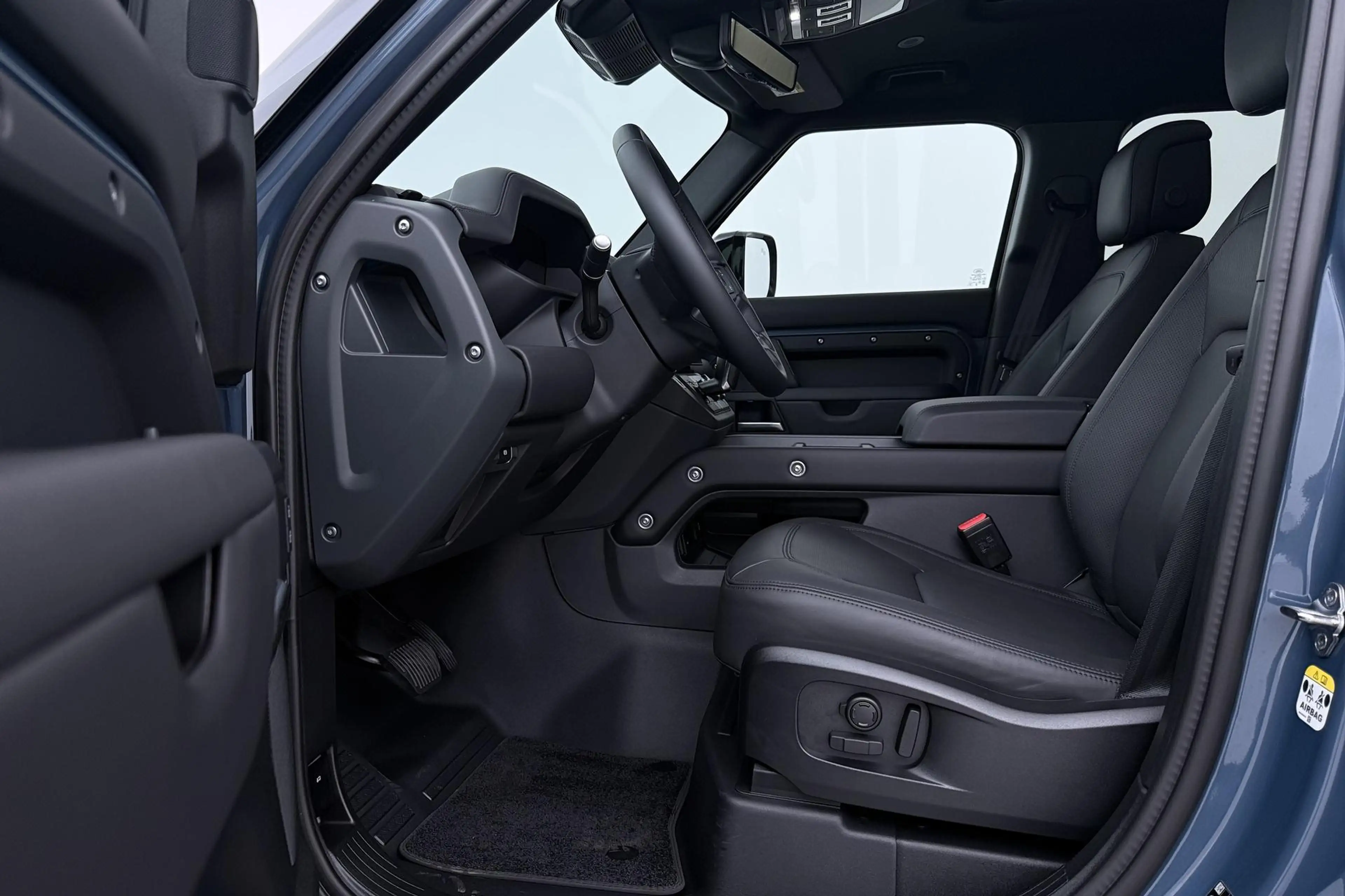 Land Rover Defender 2.0 P300e 110 X-Dynamic HSE | SATIN | Luchtvering — photo 3