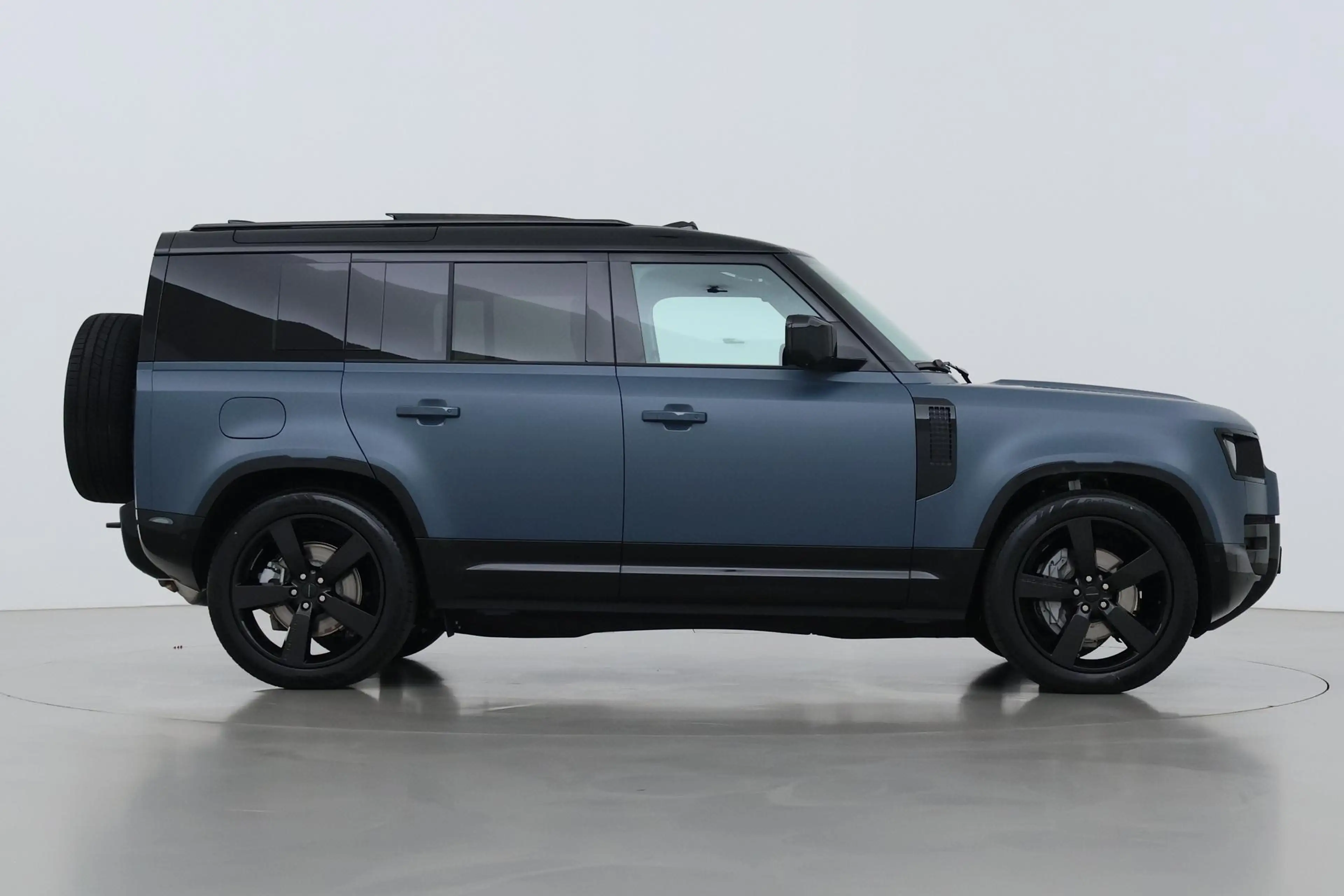 Land Rover Defender 2.0 P300e 110 X-Dynamic HSE | SATIN | Luchtvering — photo 10