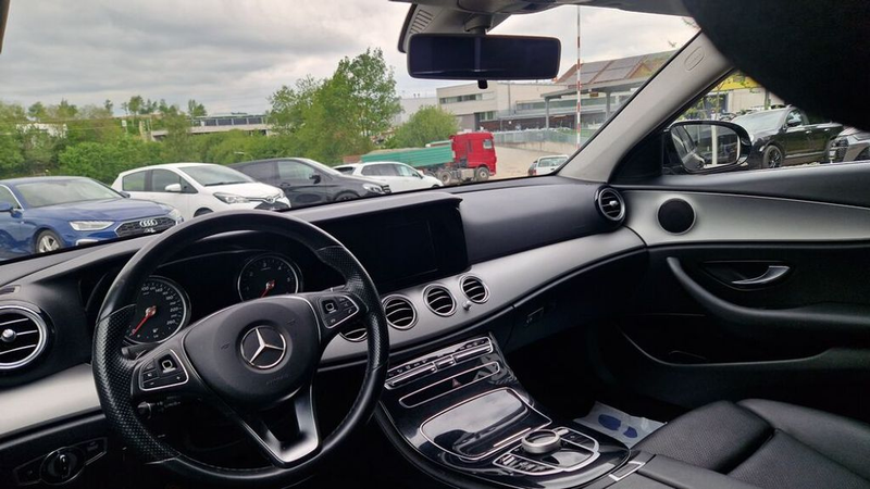 Mercedes-Benz E 200 d aut. AMG Line — photo 7
