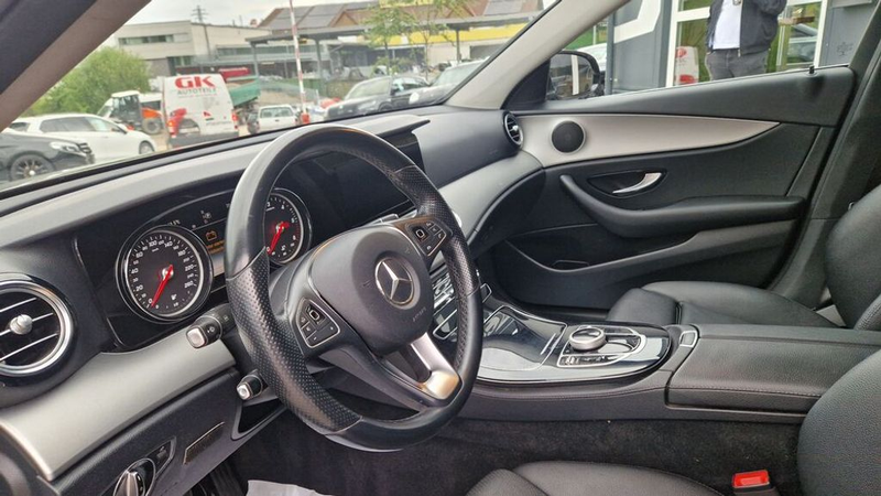 Mercedes-Benz E 200 d aut. AMG Line — photo 8