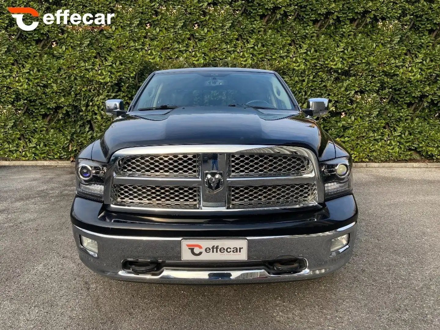Dodge RAM 1500 5.7 HEMI LARAMIE GPL AUTOCARRO Negro - 2