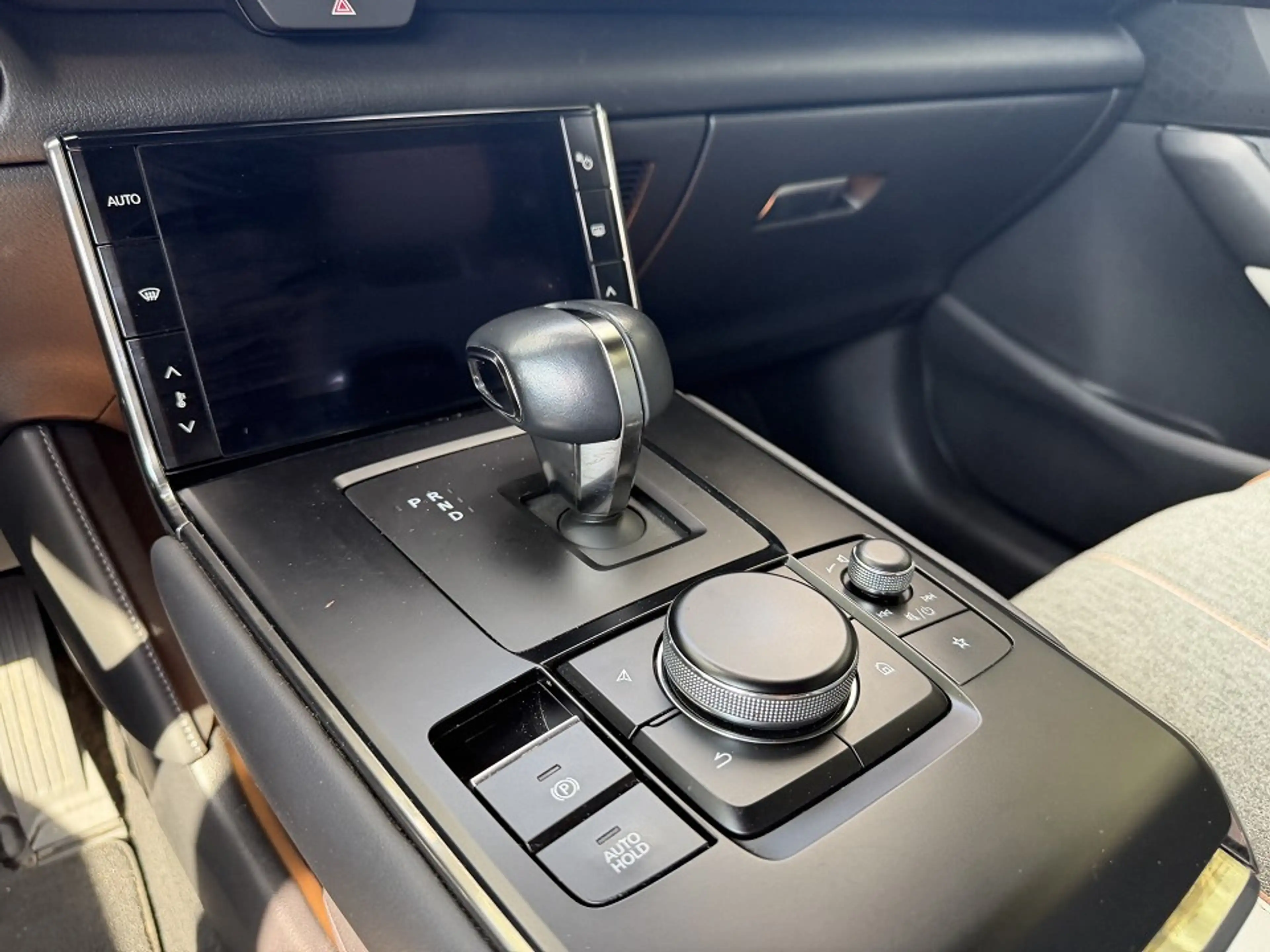 Mazda MX-30 35,5 kWh e-SKYACTIV EV ADVANTAGE MC — photo 15