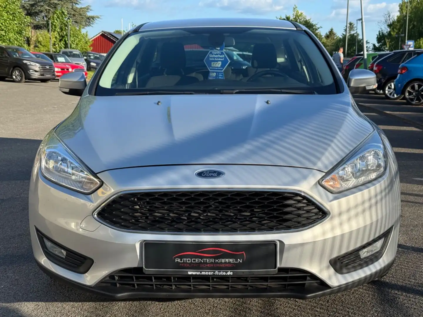 Ford Focus 1.6 TDCi Turnier Business (NAVI-Tempomat) Plateado - 2