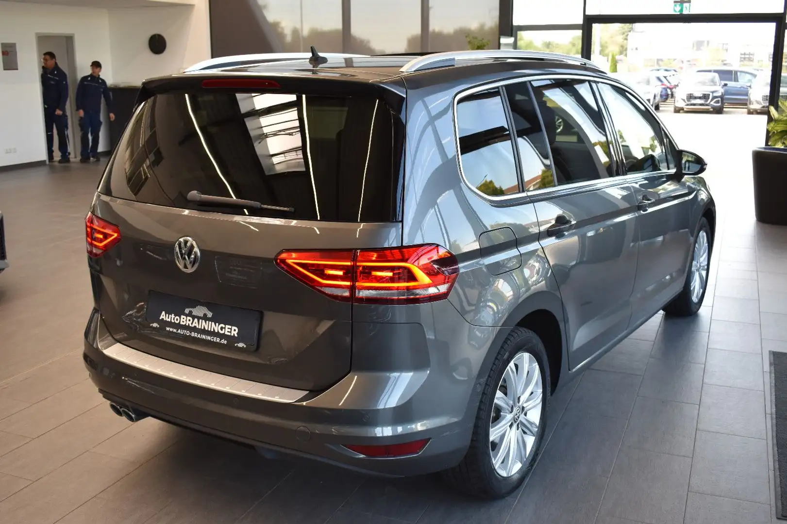 Volkswagen Touran 2.0TDI Highline DSG LED~AHK~PanoSD~ACC Grau - 2