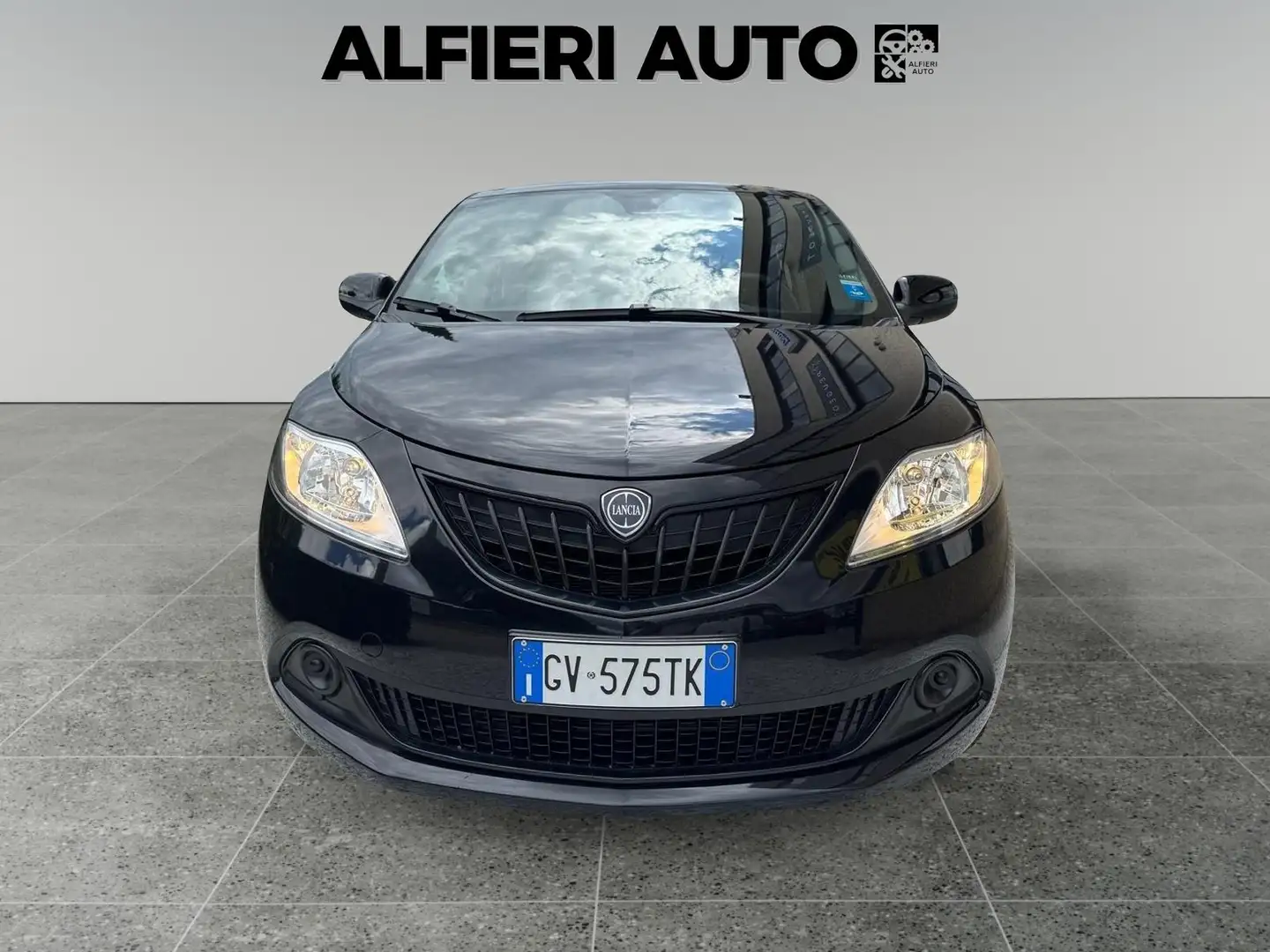 Lancia Ypsilon 1.0 FireFly Hybrid 70cv MT6 Silver S&S - 5 posti Nero - 2