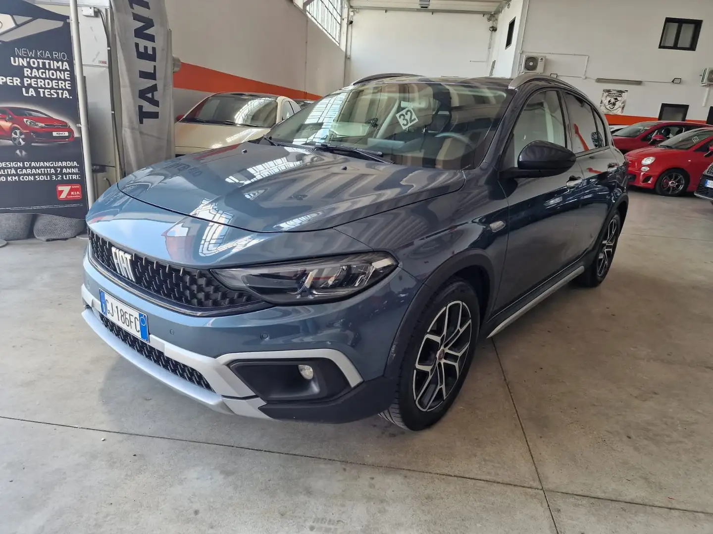 Fiat Tipo Tipo 5 porte Cross II 2021 5p 1.0 City Cross 100cv Blau - 2