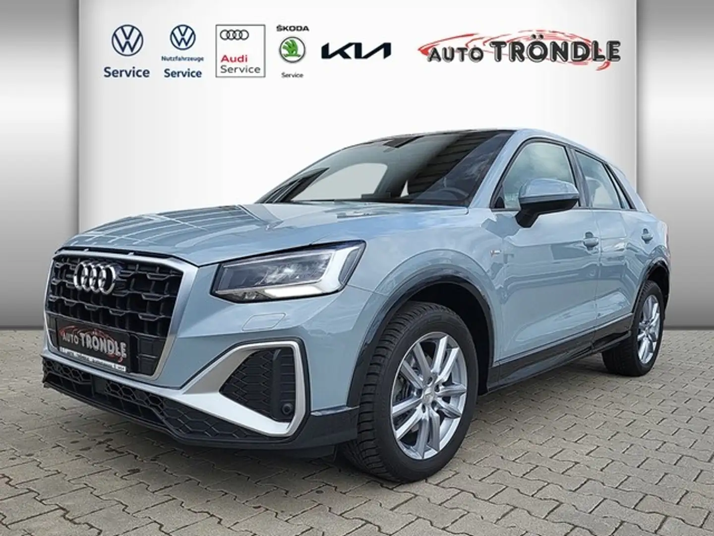 Audi Q2 40 TFSI quattro S tronic line +Pano Grau - 1