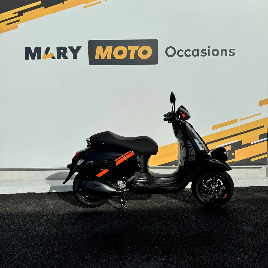 Vespa GTV 300 Чорний - 1