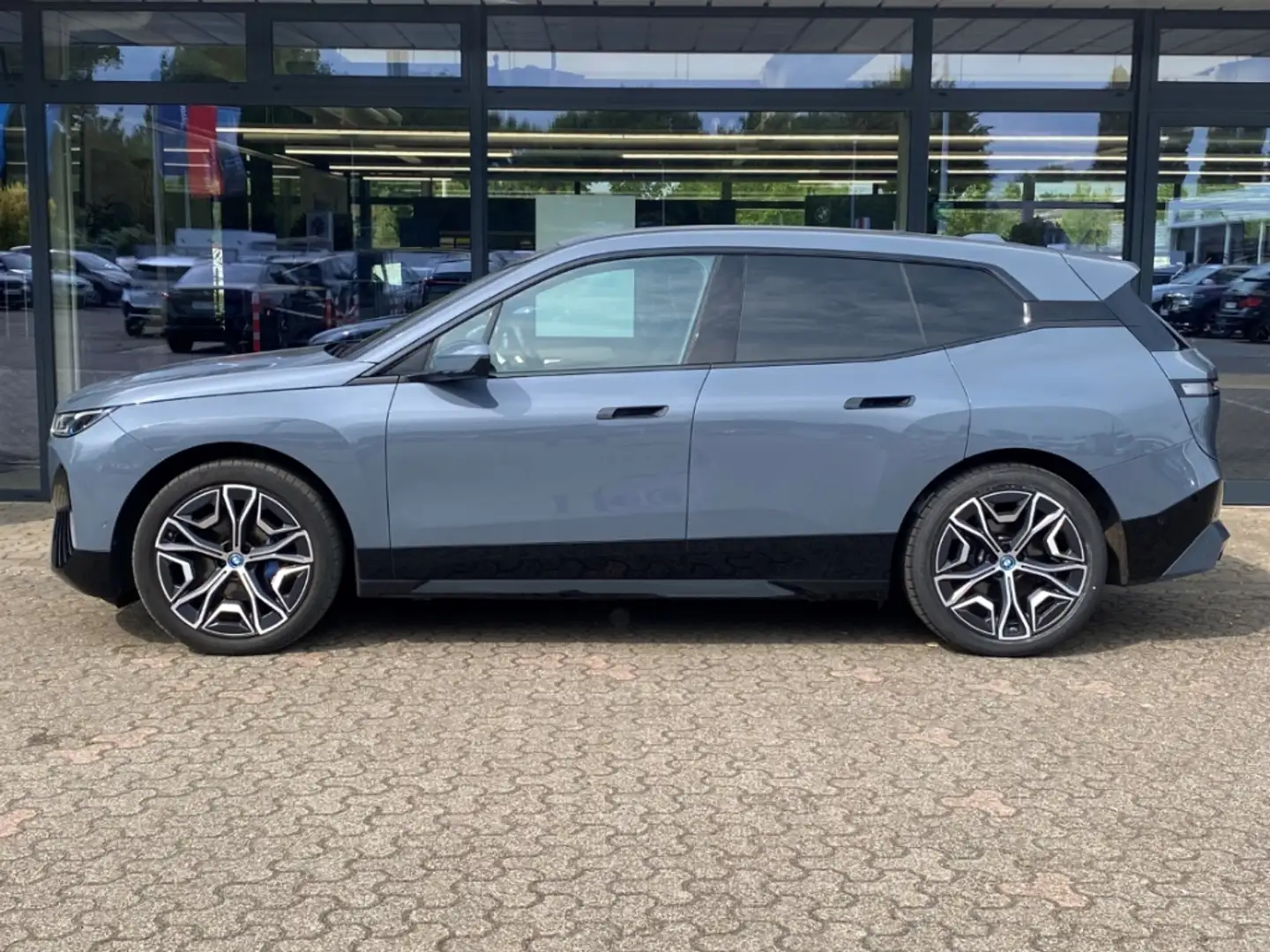 BMW iX xDrive 50 Sport AHK Harman/Kardon Laserlicht Integ Grau - 2